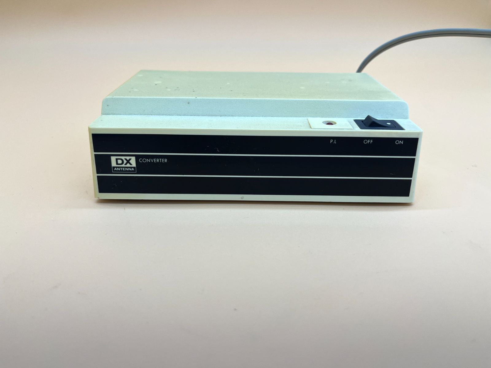 ジャンク品 DXアンテナ ミッドバンド UHFアップコンバータ MC-101W