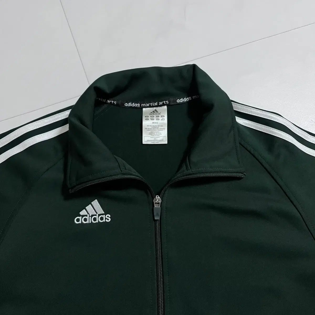 adidas グリーン ジャージ M 正規品 adidas アディダス 緑 3本線 ジャージ M - メルカリ