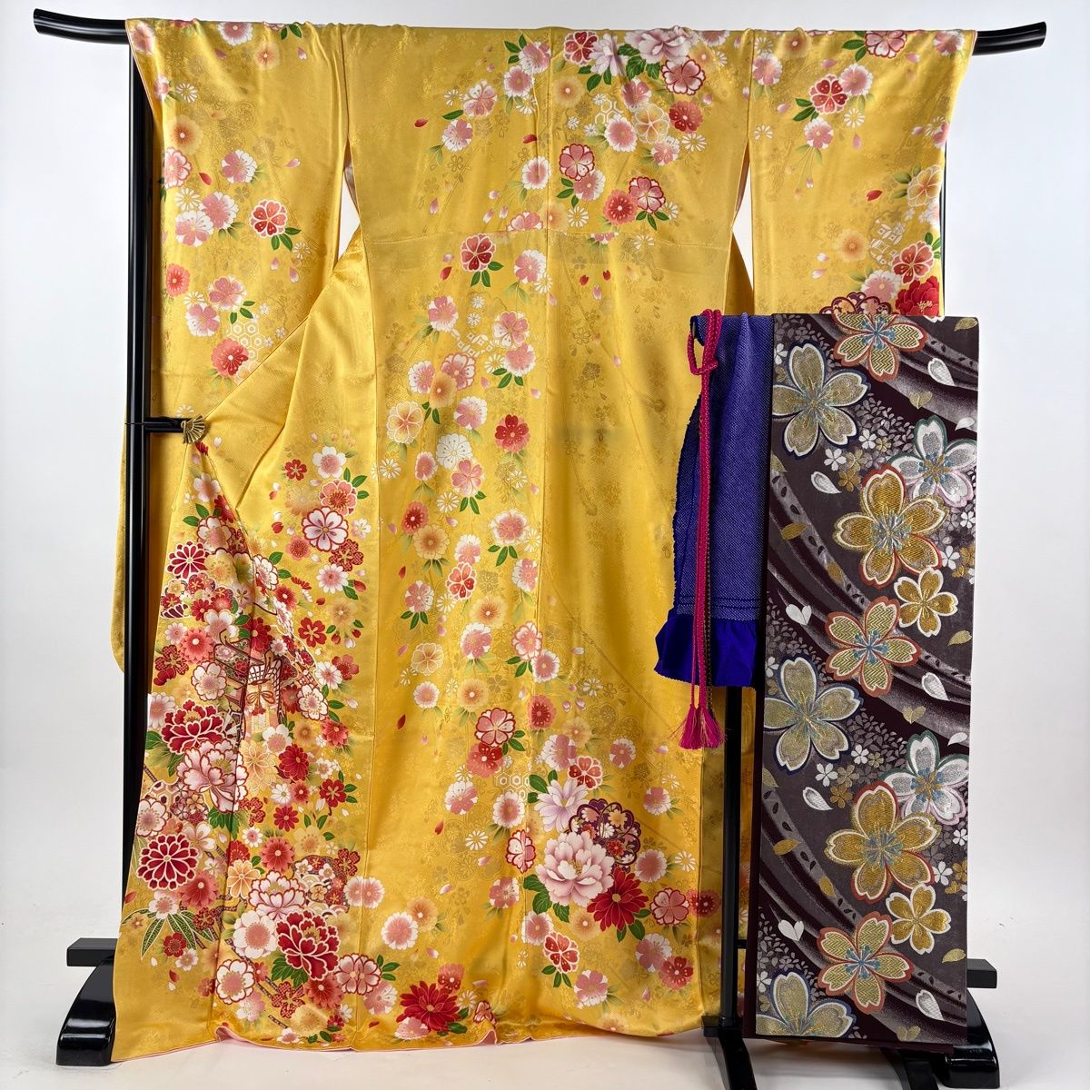 yxyxyx様 振袖フルセット 身丈162裄69.5 色無地 地紋 鶸萌黄色 振袖フルセット 身丈162裄69.5 色無地振袖 地紋 鶸萌黄色 逸品 成人