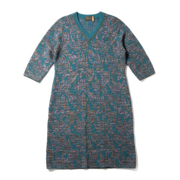 サイトウトヨコ 斉藤都世子 ワンピース ニットワンピース Vネック