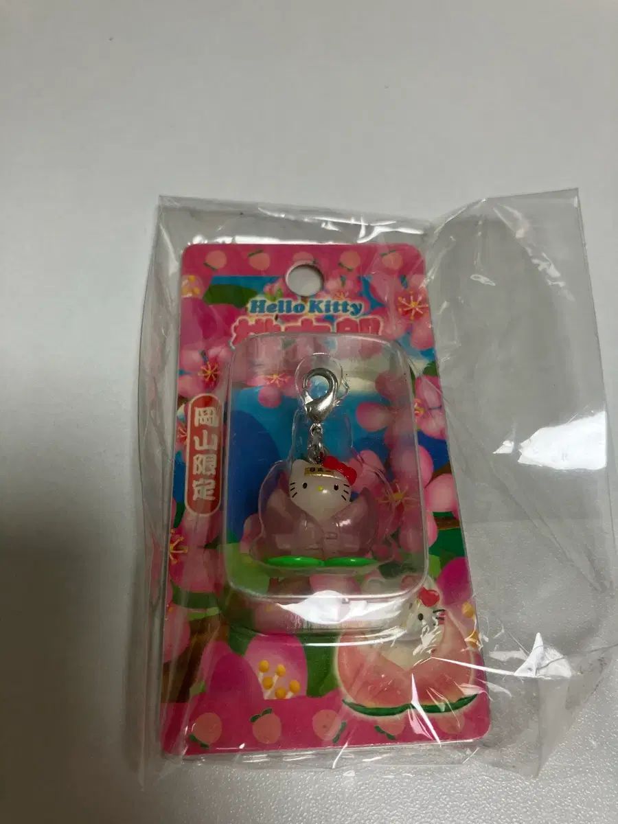 未使用未開封❗️レア❣️ハローキティストラップ キューブVER2001 未使用未開封❗️レア❣️ハローキティストラップ キューブVER2001