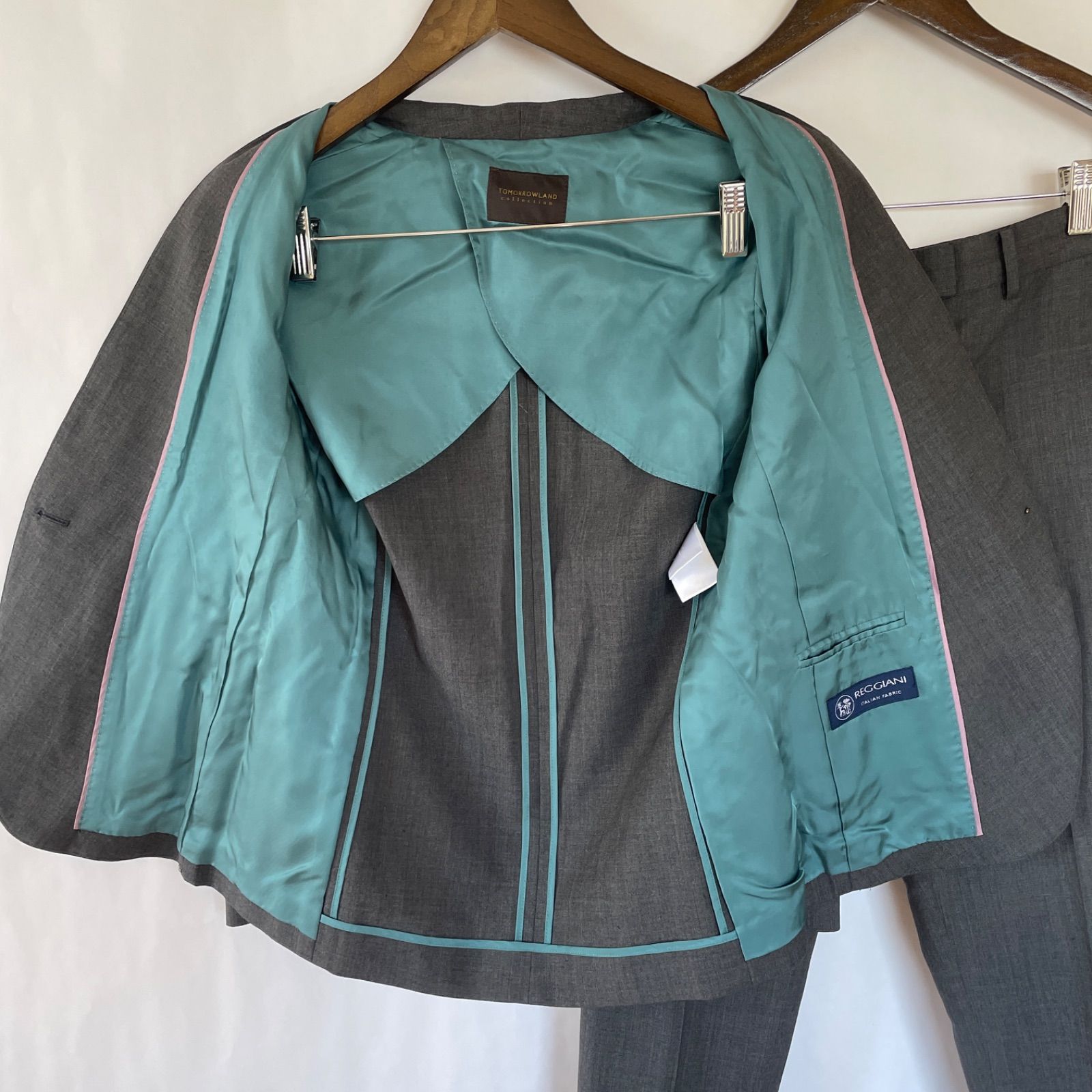 【トゥモローランド】ノーカラージャケット パンツ セットアップ イタリア生地36 美品】トゥモローランド REGGIANI イタリア生地 レディース スーツ