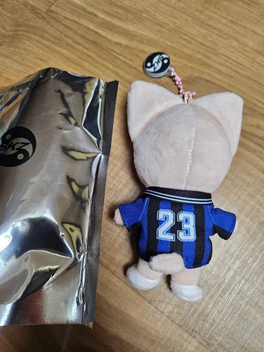 ストレイキッズ　KALMA ぬいぐるみ 3体セット スキズー skzoo ぬい服 ぬいぐるみ ペンミ衣装 magic school Amazon.co