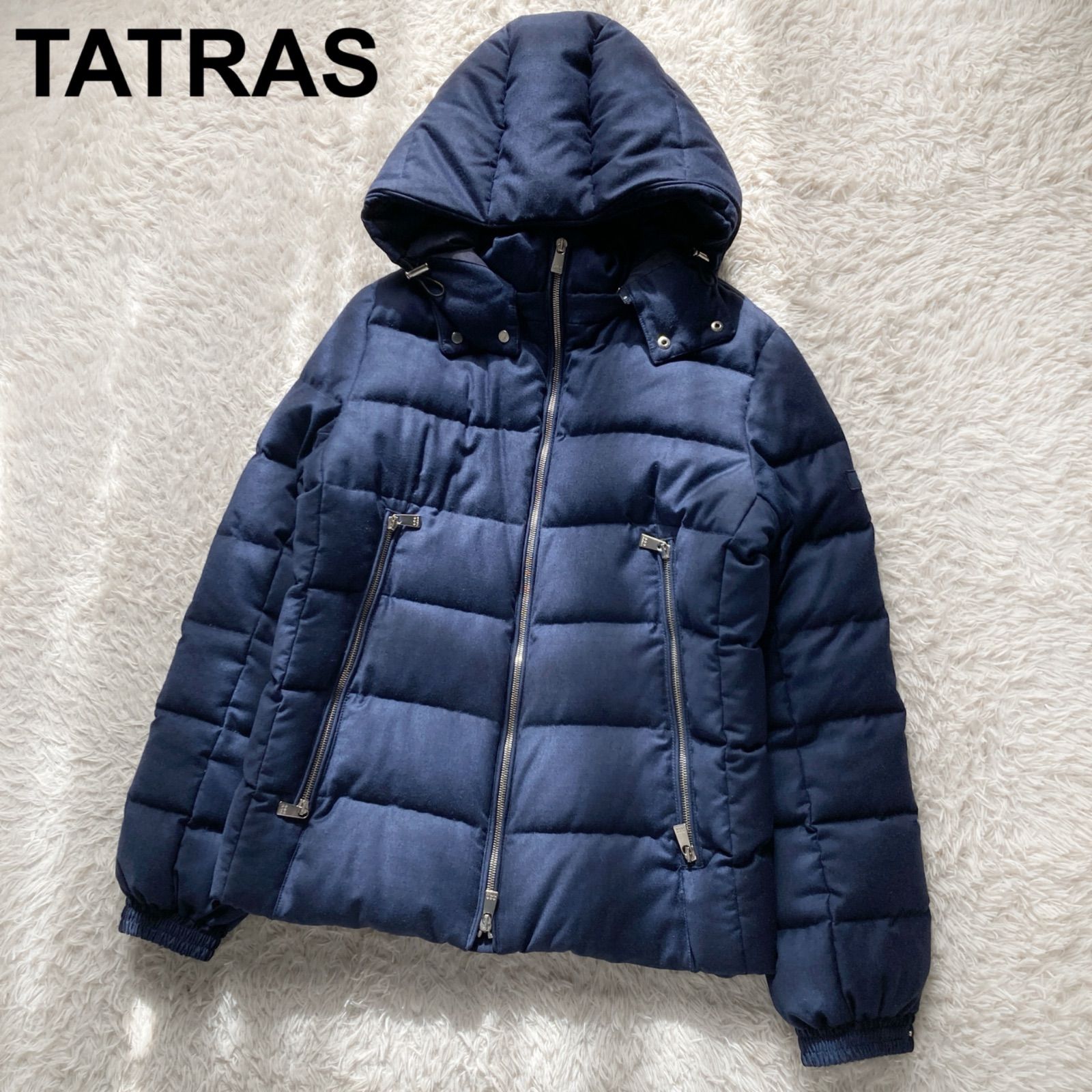 TATRAS ダウンジャケット レディース 紺色　2アウター　ネイビー TATRAS（ダウンジャケット ・ ブルー・ネイビー/青色系）のフリマ