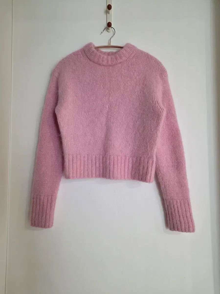 COS ピンク 長袖ニット COS ピンク色 クロップドニットセーター XSサイズ - メルカリ