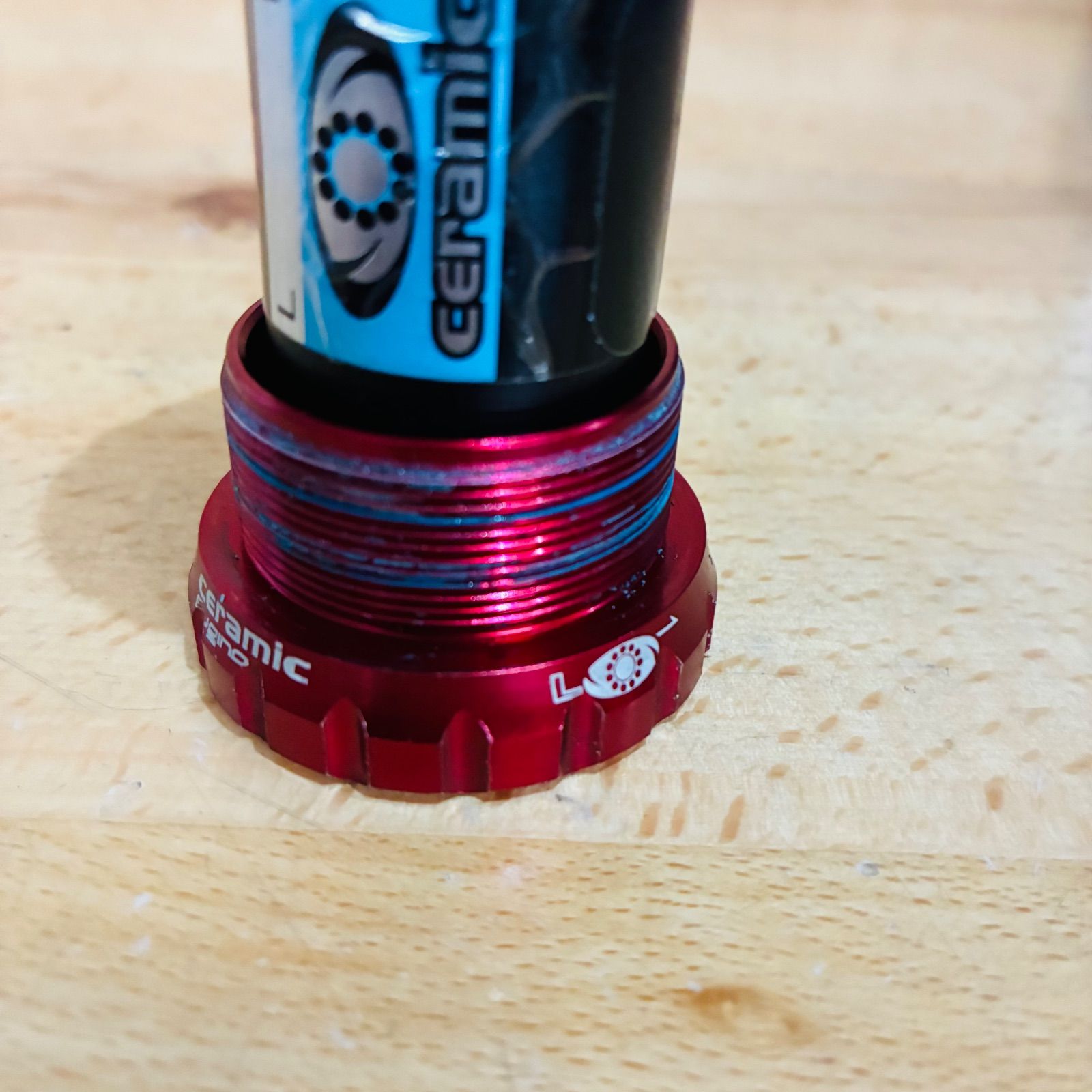 中古】 SUGINO ceramic ネジ切り ボトムブラケット BSA JIS BC1.37×24T