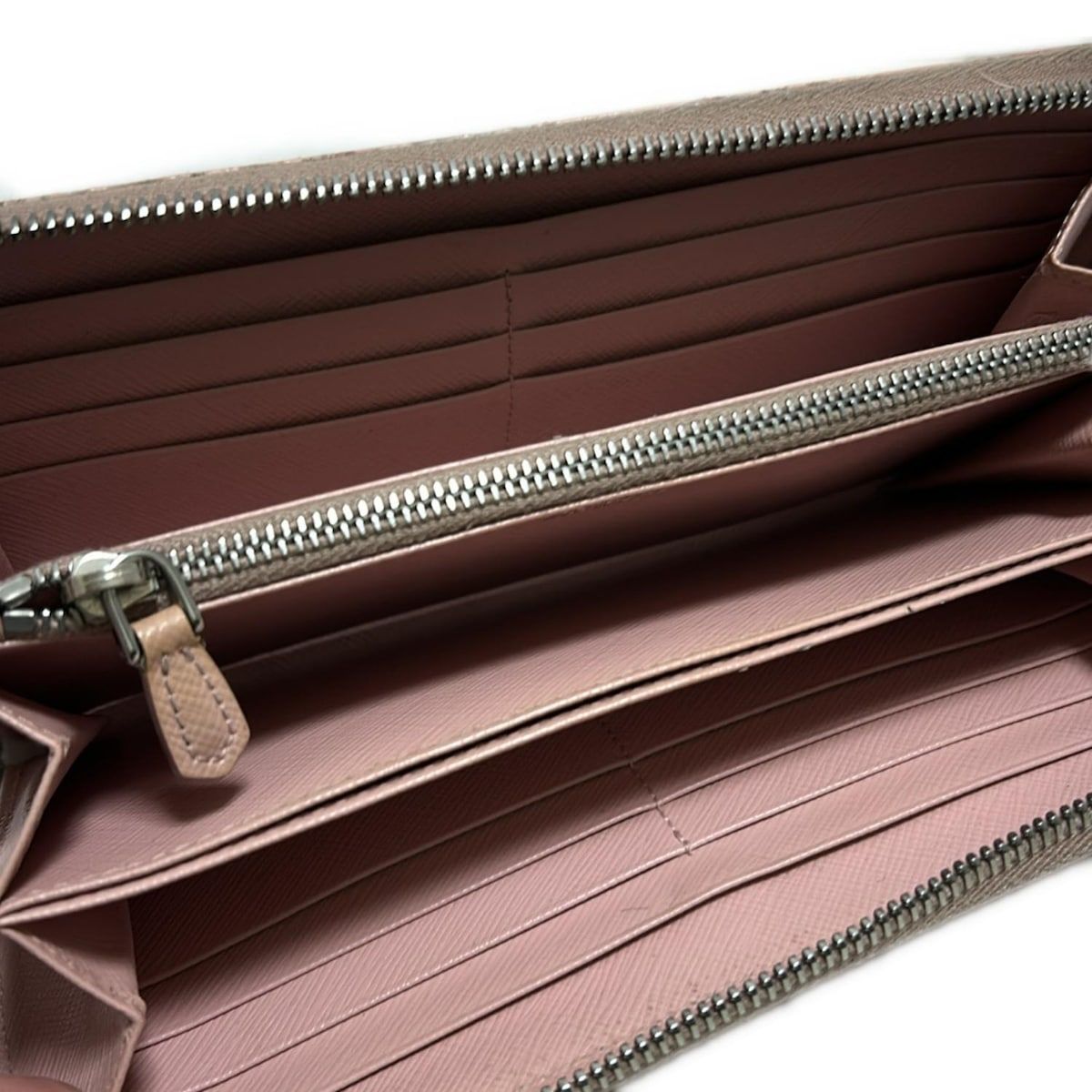 入手困難 PRADA 花 柄 長財布 ピンク PRADA 花柄 長財布 入手困難 PRADA 花 柄 長財布 ピンク