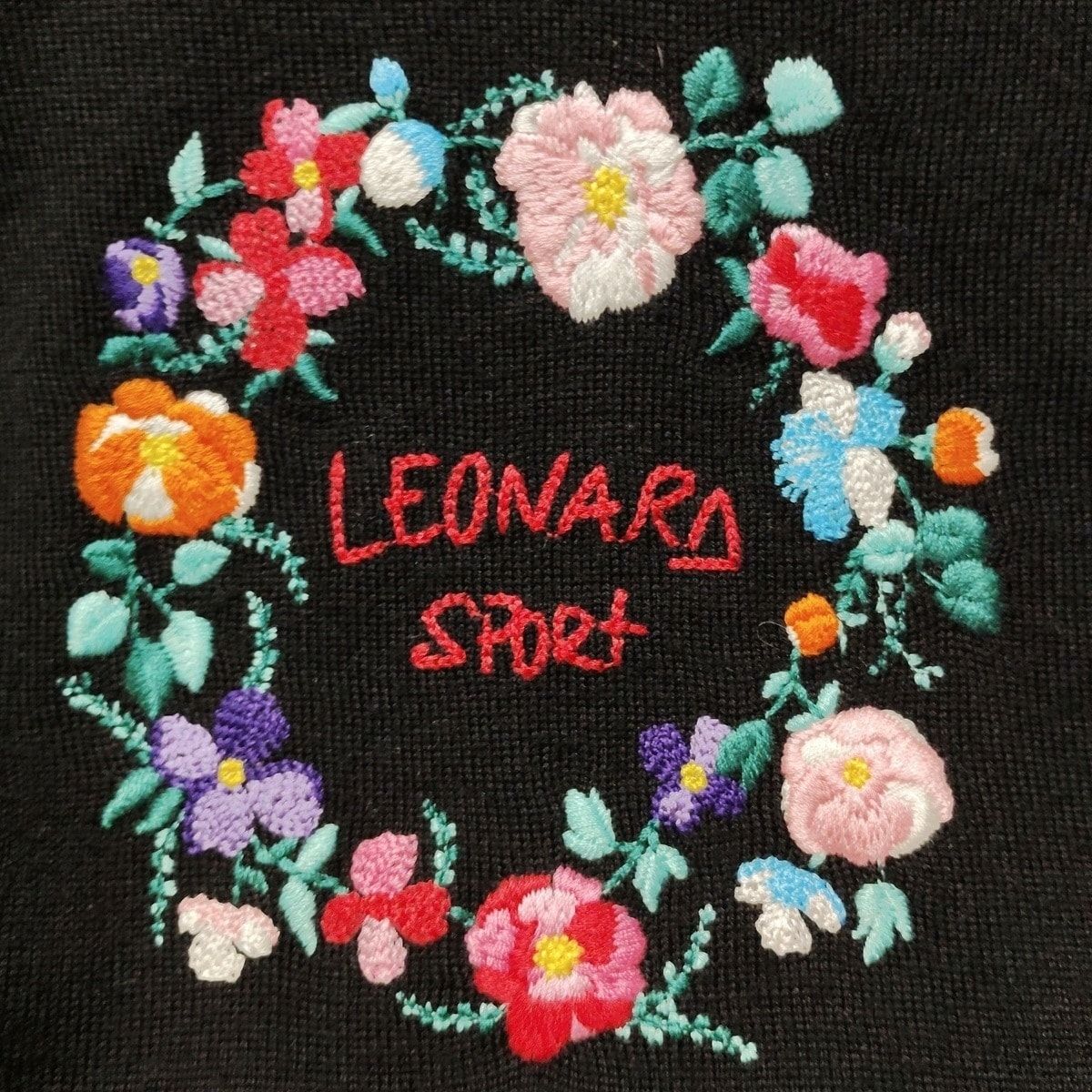 ●レオナールスポーツ　タートルネック　花柄　ケーブル　ニット　セーター　刺繍ロゴ 楽天市場】ロゴコード刺繍ケーブルニットトップス レディース 20代 30
