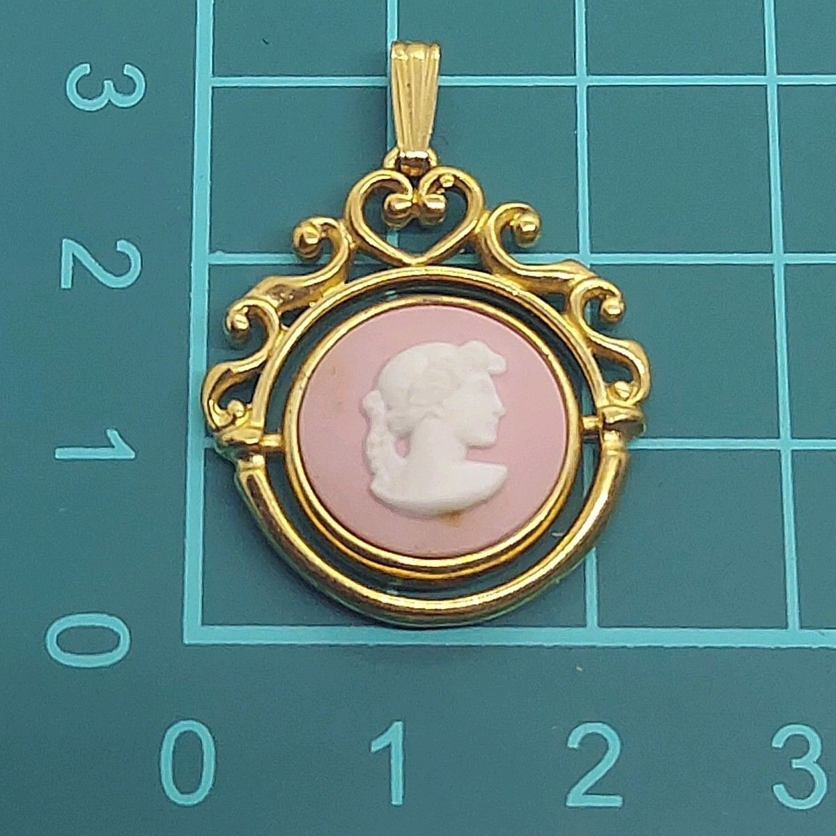 ウェッジウッド ジャスパー カメオ ペンダントトップ ピンク WEDGWOOD