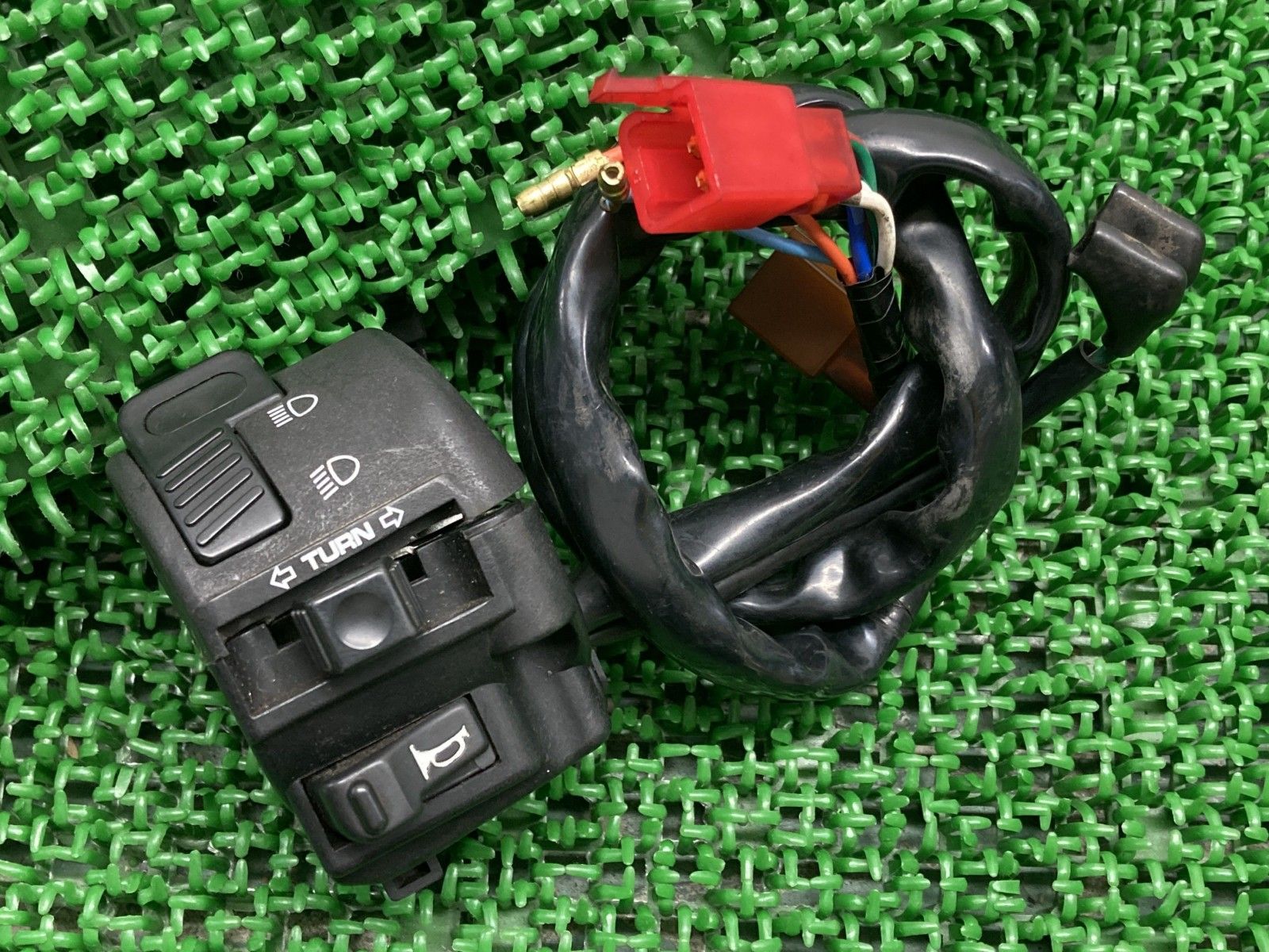 FTR223 ハンドルスイッチ 左 HM-28QB-T ホンダ 純正 中古 バイク 部品 