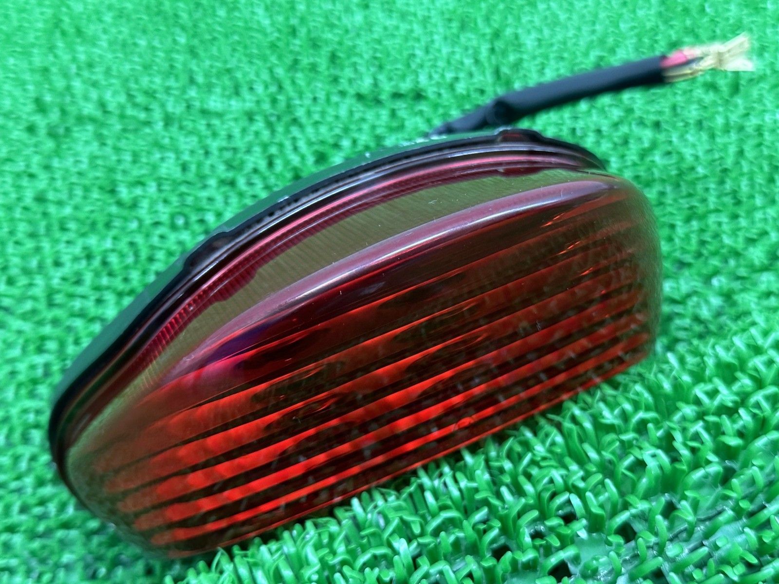 【12/16まで】ディフェンダー テールランプ レッド　左のみ Amazon | テールランプ Z1/Z2 レッド 20-2505 | ブレーキ