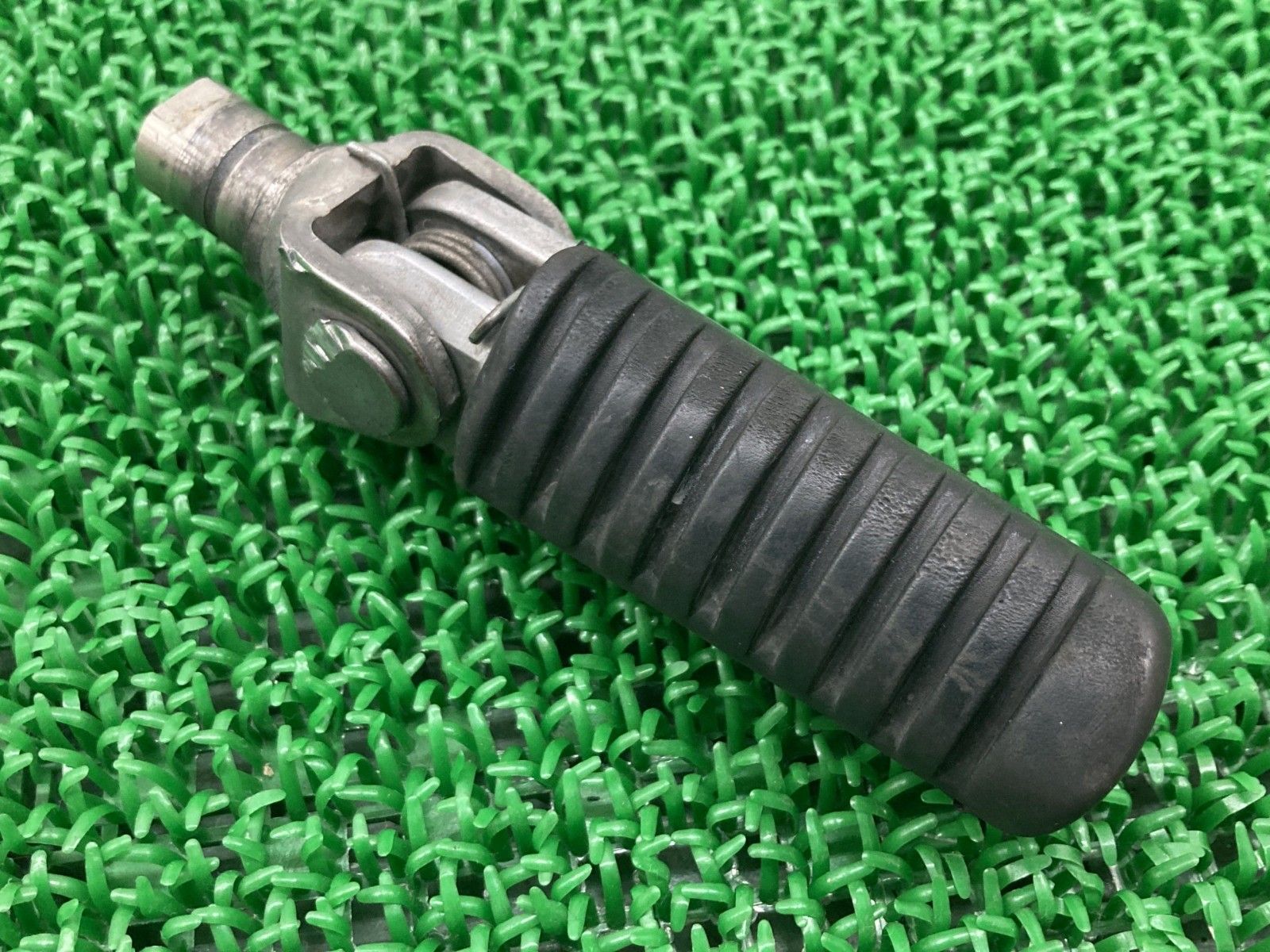 ゼファーカイ ステップペグ 左 1428 カワサキ 純正 ゼファーカイ