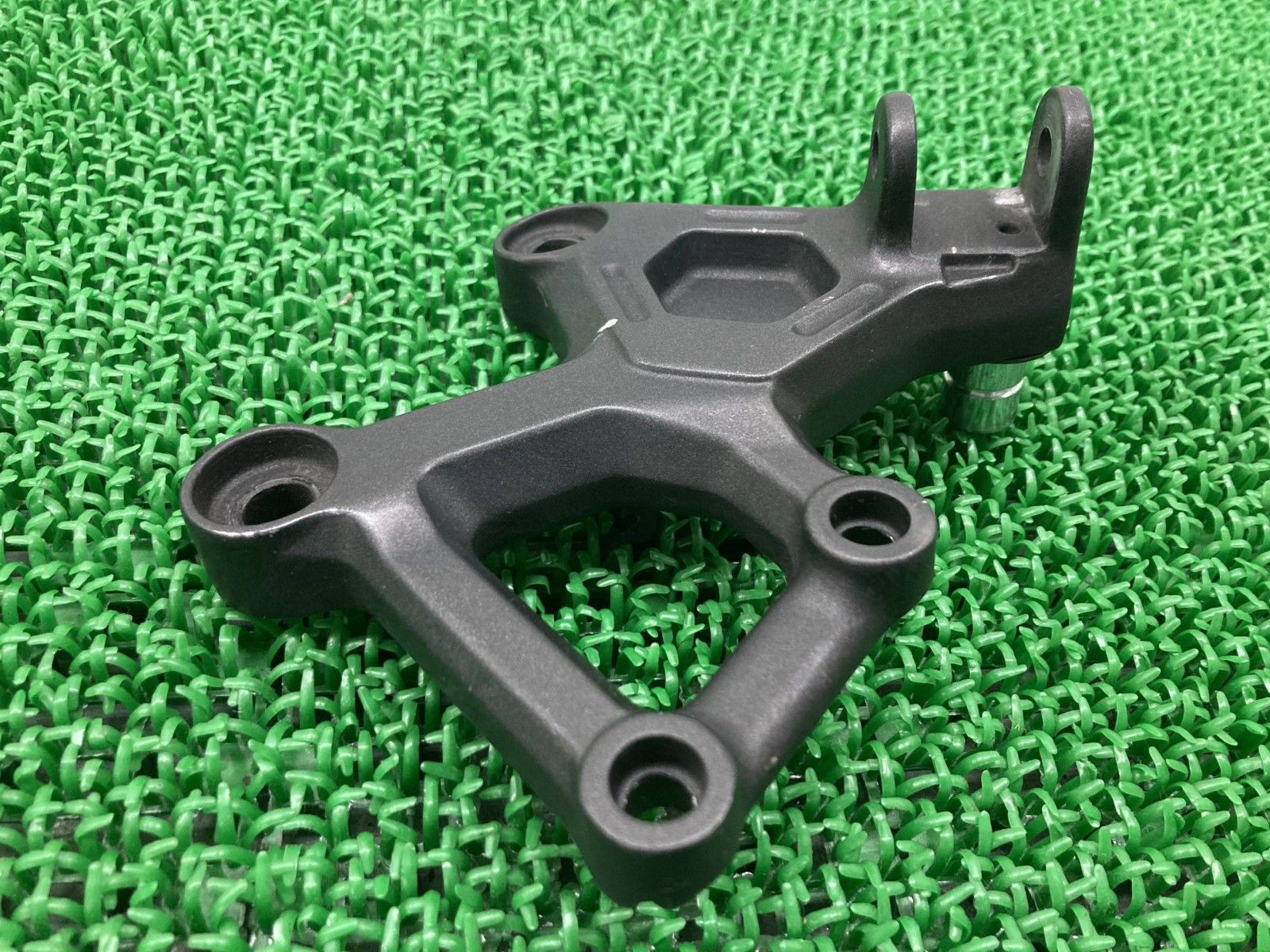 ZX-25R ステップホルダー 右 SKT カワサキ 純正 中古 バイク 部品