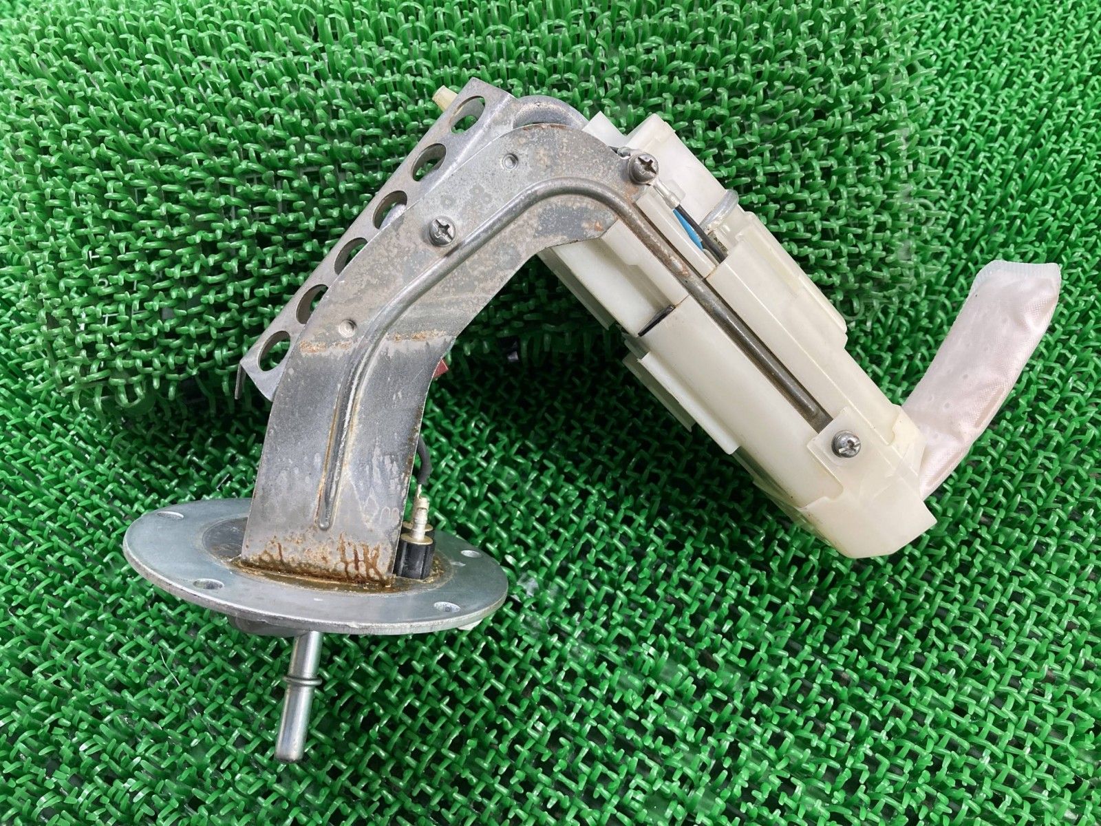 GSR250 フューエルポンプ 15100-48H02 スズキ 純正 中古 バイク 部品