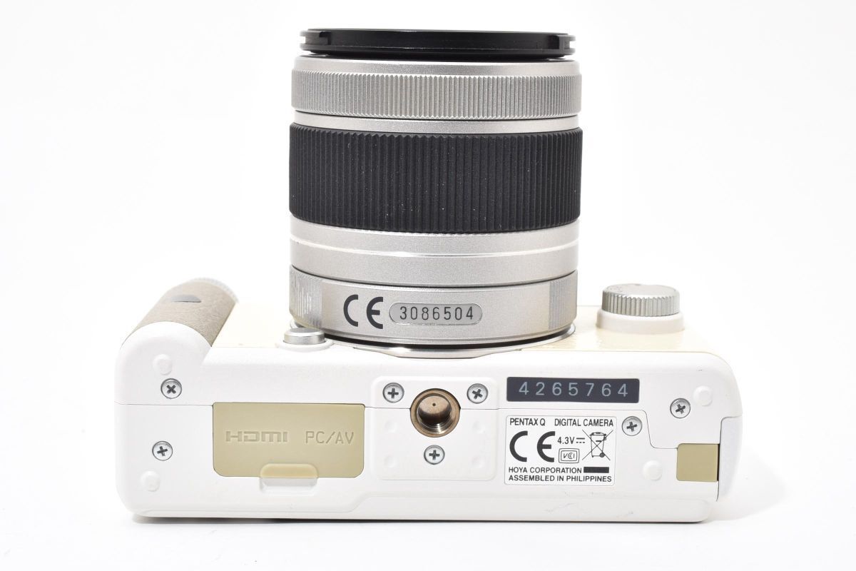 PENTAX Q ホワイトデジタルカメラ【ジャンク品】 ショット数7059回 良品 PENTAX Q ホワイト + 02 5-15mm F2.8-4.5 充電