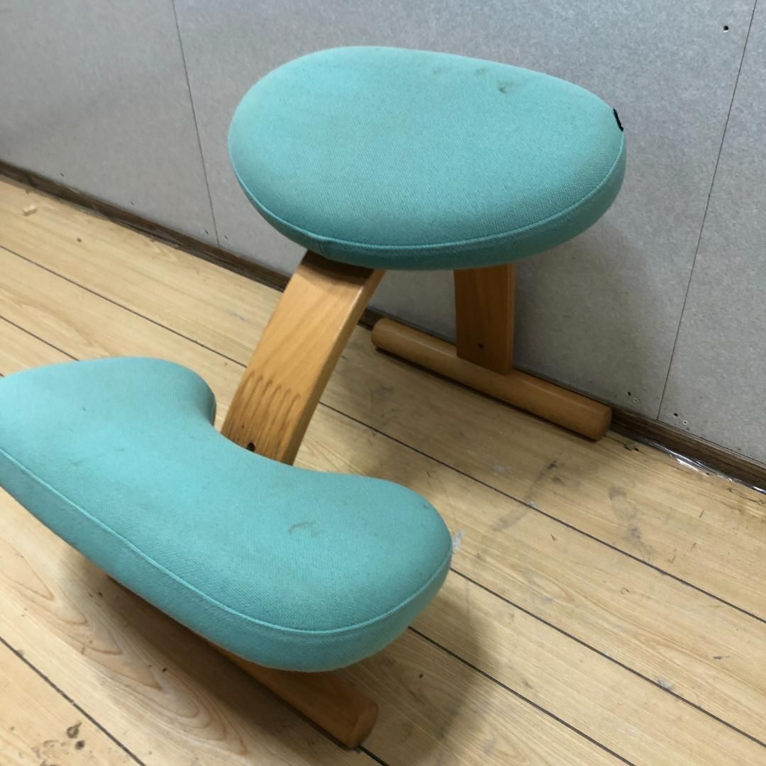 balans Easy バランスイージー　姿勢矯正チェア 水色 ラクに姿勢がよくなる椅子｜バランス イージー バランスラボ