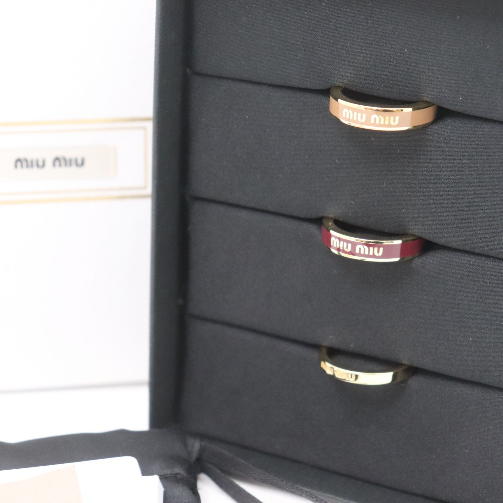 IT9MC6TJHXKI miu miu ミュウミュウ ロゴ 3連リング サイズL ゴールド 
