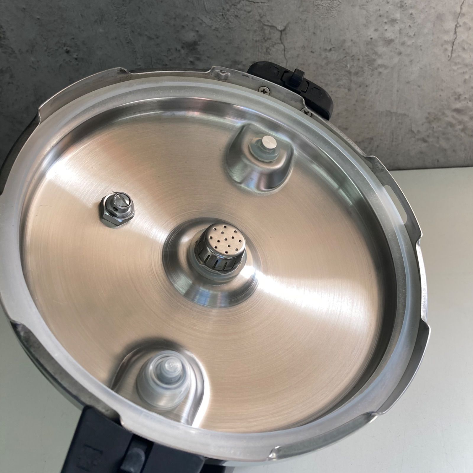 ARTIANO アルティアーノ AT-1 18-8ステンレス製 圧力鍋3.5l ガラス蓋