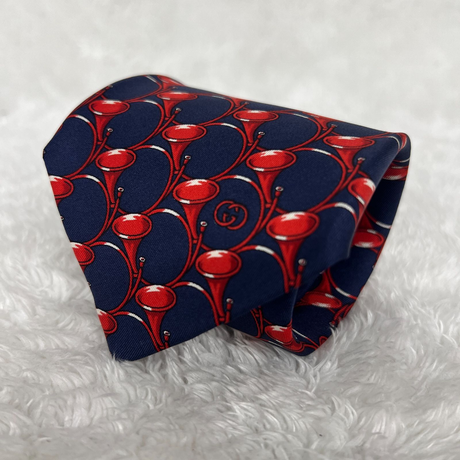 BOURBON様 美品✨オールドグッチ ネイビー×レッド シルクネクタイ G紋章 美品》GUCCI (グッチ) シルクネクタイ イタリア製 総柄 ホルン 楽器