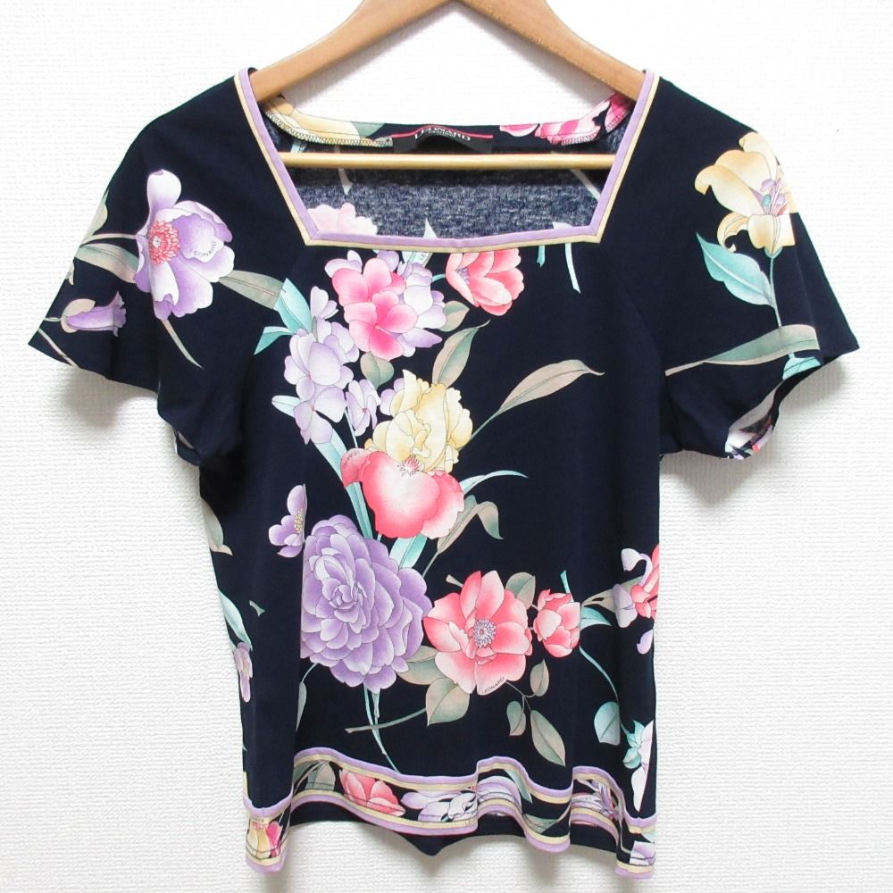 【極美品】LEONARDレオナール日本製 フラワープリント半袖カットソーL紺色 美品 LEONARD レオナール フラワープリント 半袖カットソー トップス
