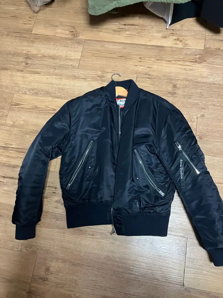 Acne Studios 黒 ジャンパー・ブルゾン　MA-1ジャケット Acne Studios アクネストゥディオズ マキオ Ma-1 ブルゾン ジャケット