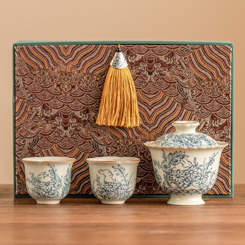 花模様の蓋付き陶器茶碗セット 花模様の蓋付き陶器茶碗セット 蓋付茶器