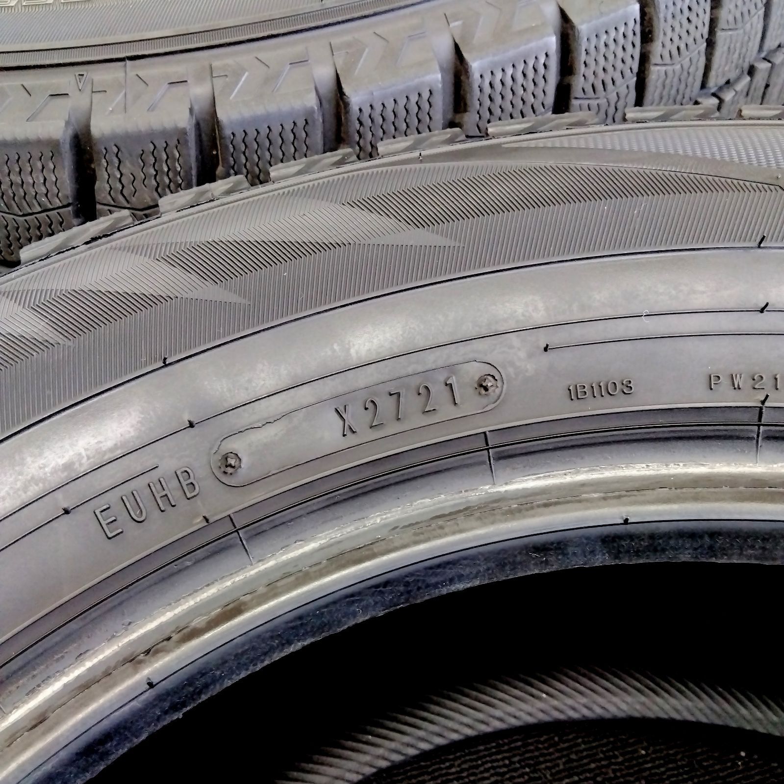 送料無料】【215/65R16】訳あり中古 スタッドレスタイヤ 4本セット