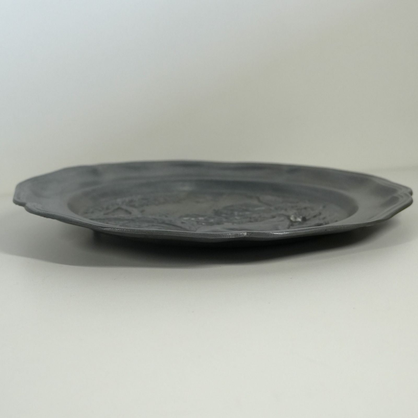 IM] ピュータープレート フランスアンティーク 花リム 皿 現状品