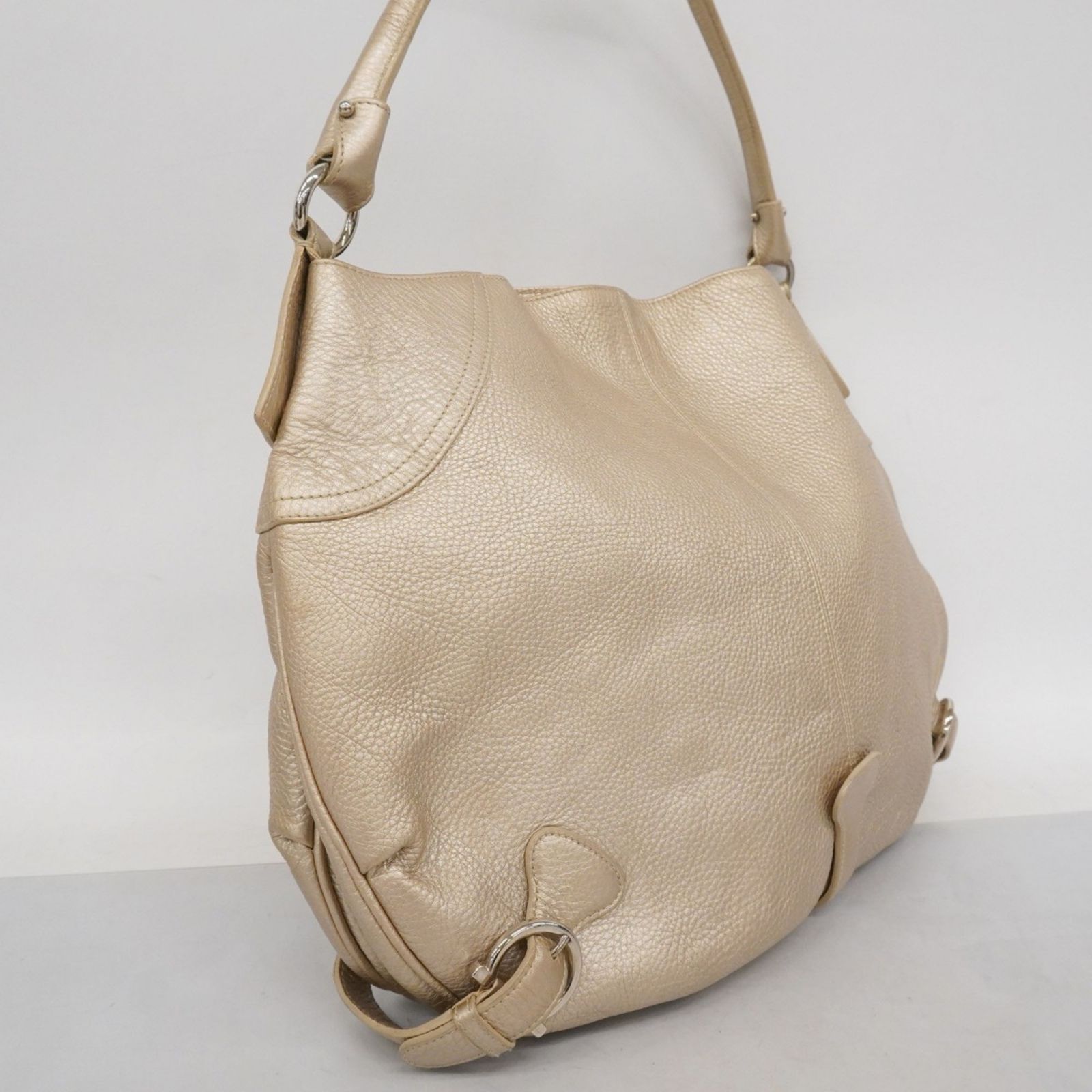 サルヴァトーレフェラガモ ガンチーニ レザーショルダーバッグ ゴールド金具 サルヴァトーレ・フェラガモ(Salvatore Ferragamo) サルヴァトーレ