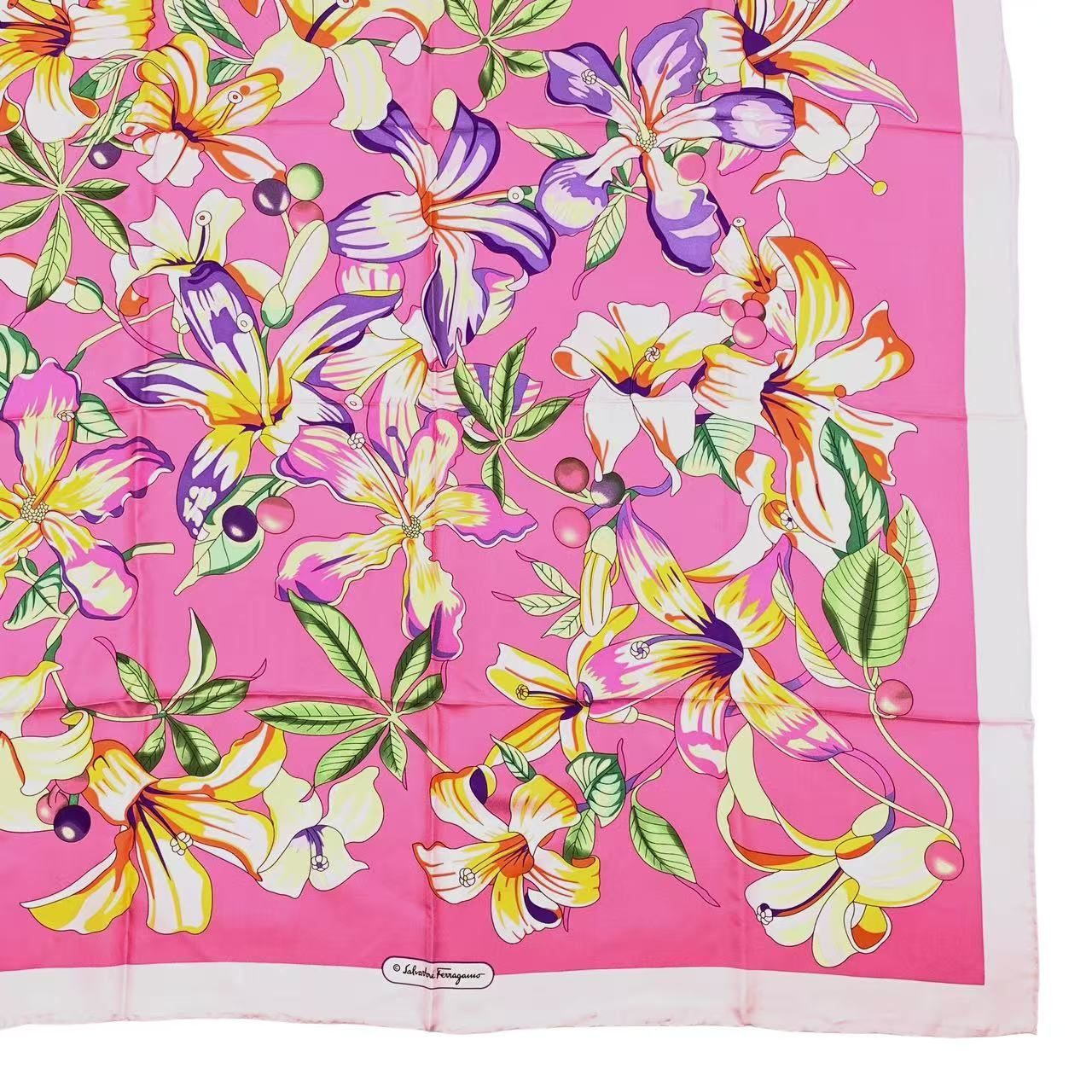 極美品 Salvatore Ferragamo サルヴァトーレフェラガモ 大判 スカーフ