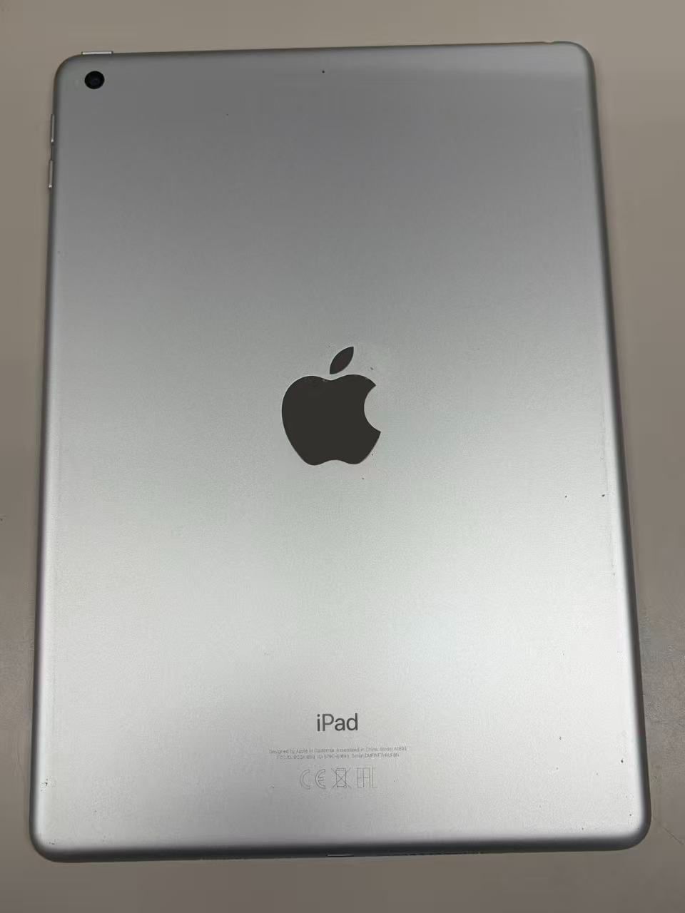 電池85% iPad (第6世代) 128GB シルバー WiFiモデル - メルカリ