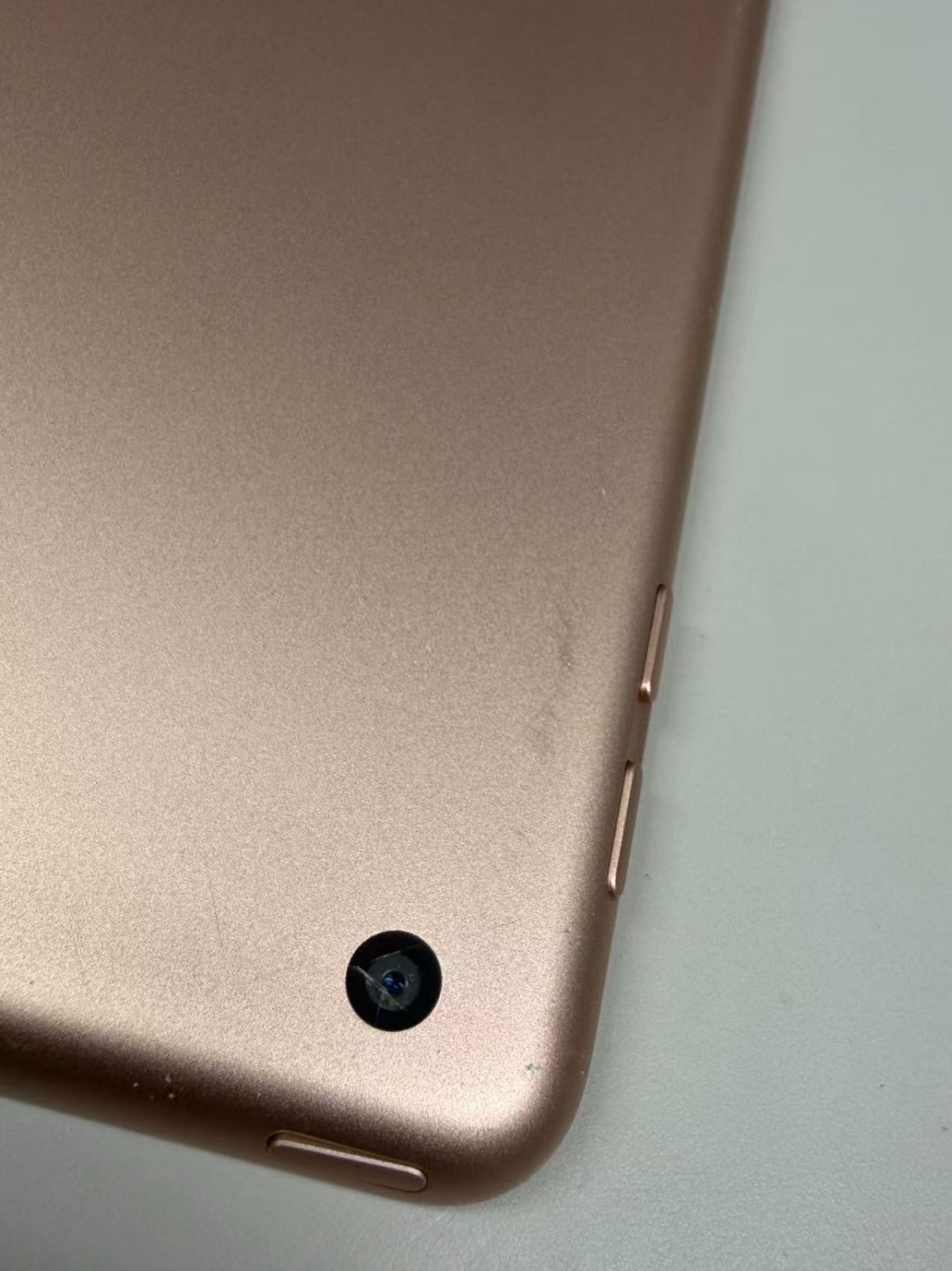 電池86% iPad (第6世代) 32GB ゴールド WiFiモデル - メルカリ