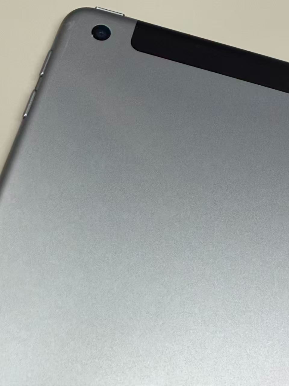 電池85% SIMフリー Apple iPad (第6世代) 128GB スペースグレイ 訳アリ