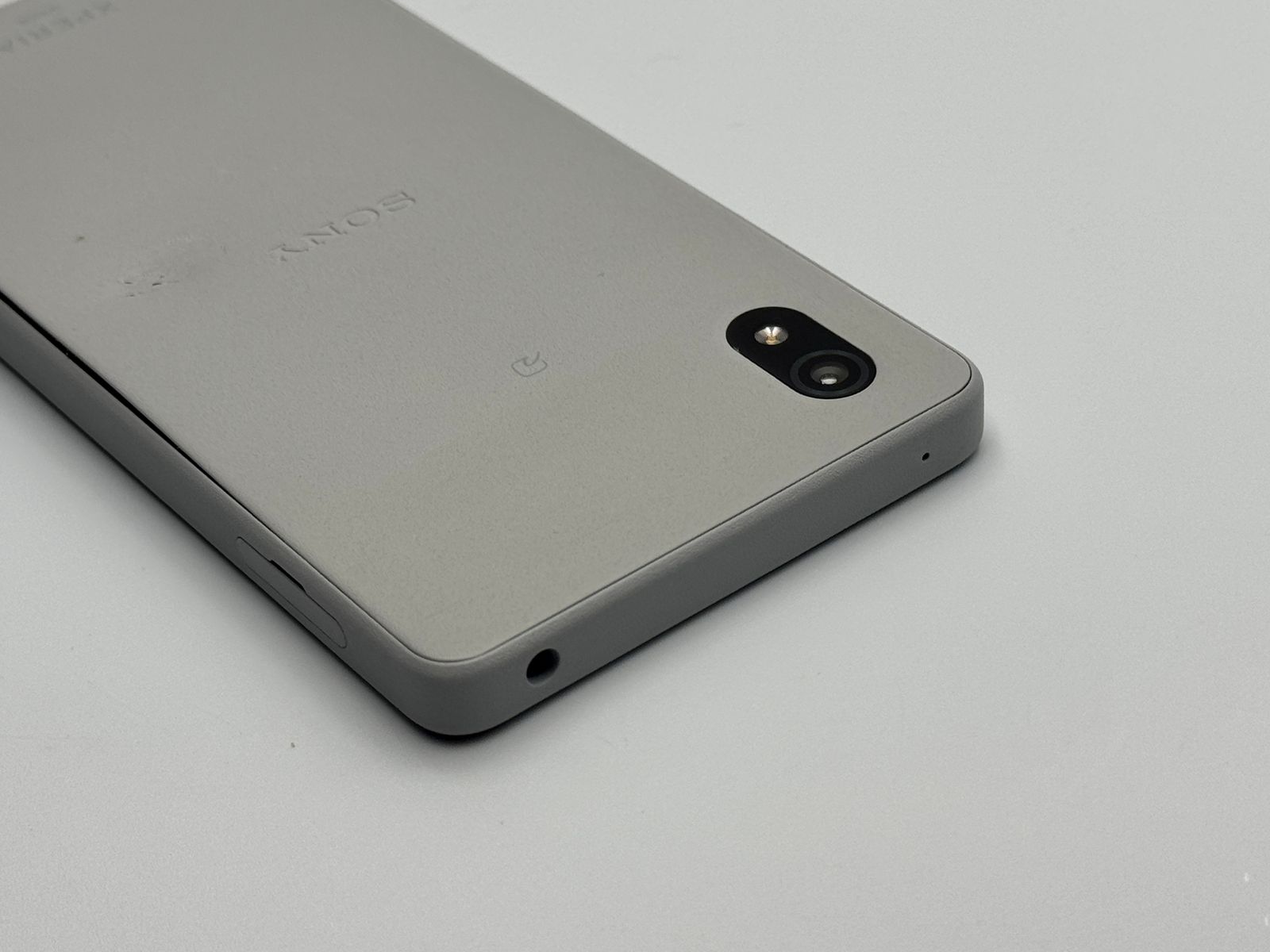 訳あり中古D】Xperia Ace III SOG08 グレー SIMフリー 白ロム - メルカリ