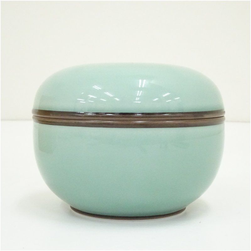 有田焼 深川製磁 宮内庁御用達 新丸4号小染桜蓋物（共箱） 和食器