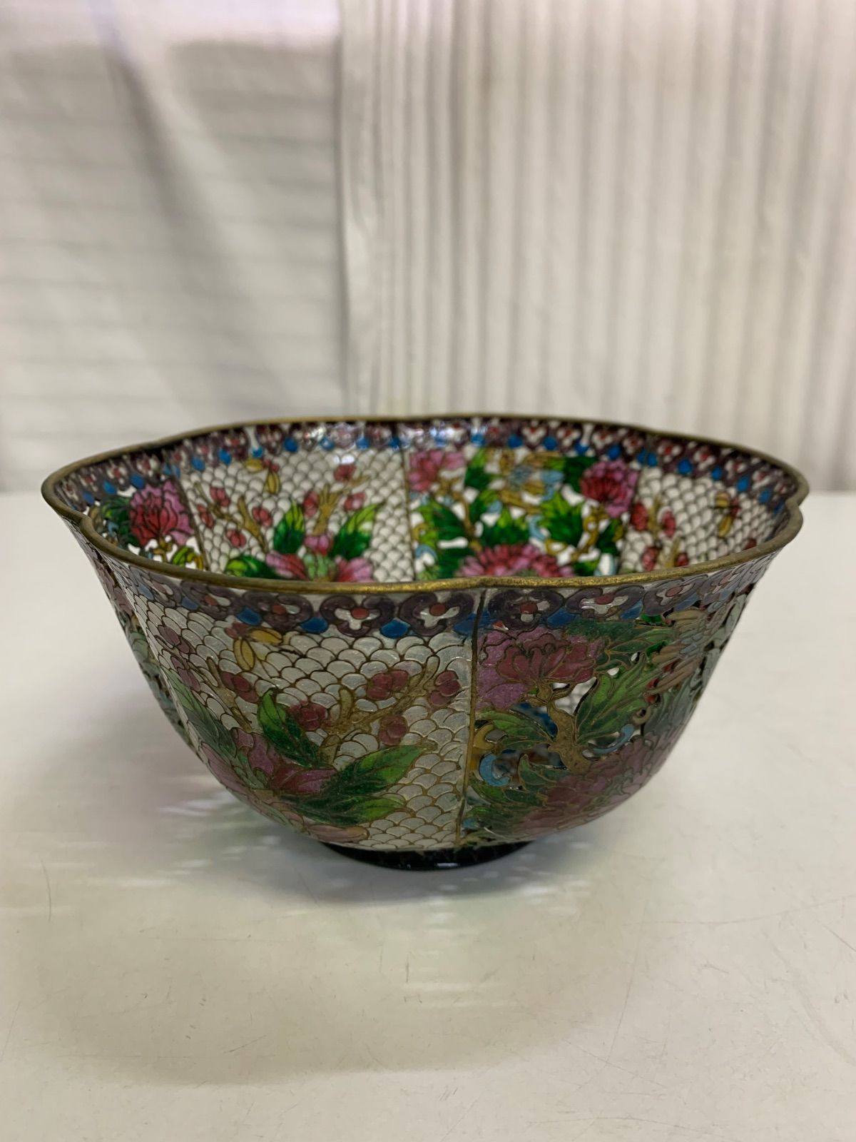 中国古玩 花紋鉢 菓子器 透胎七宝 有線七宝 透かし碗 ステンドグラス風