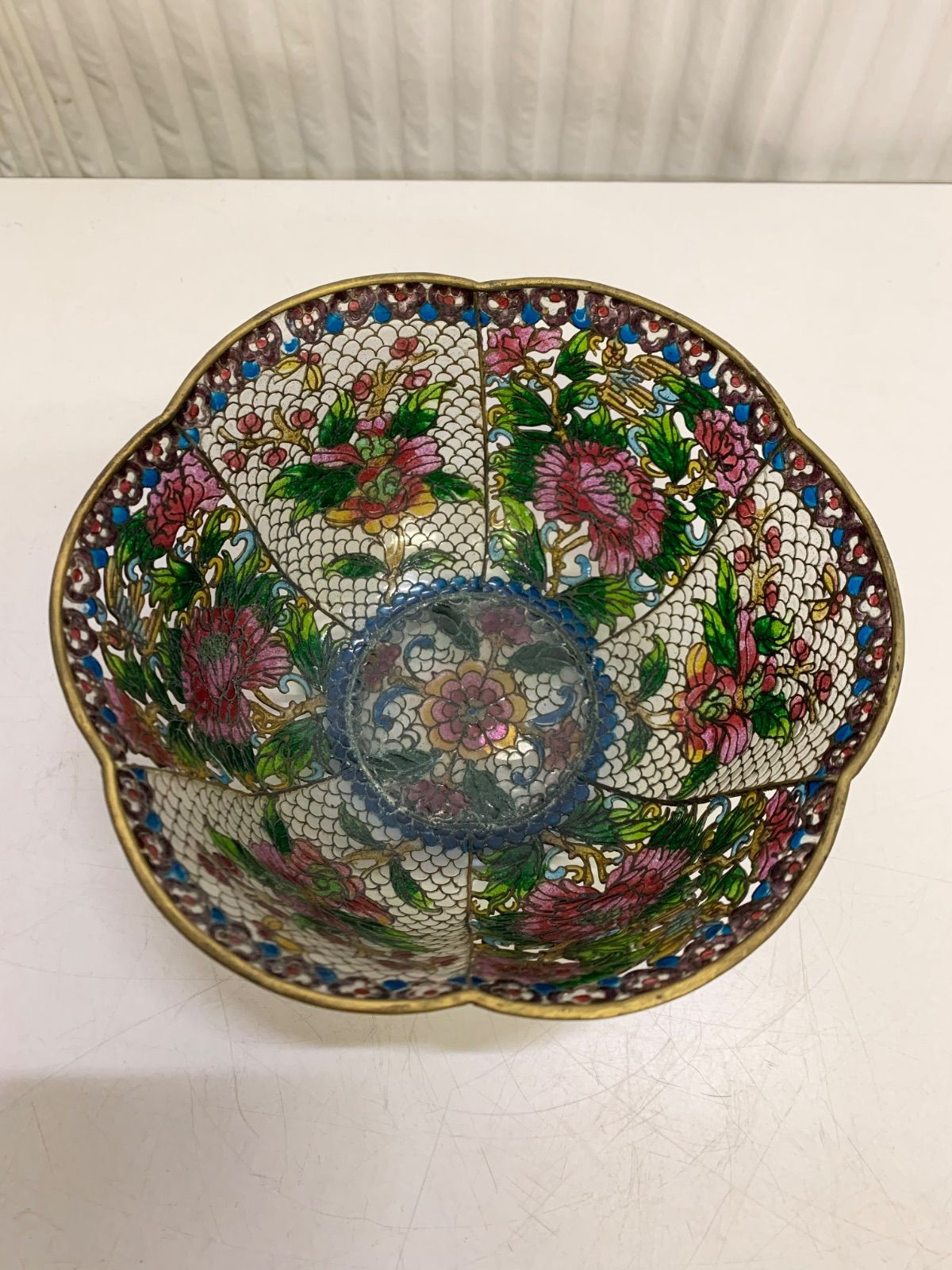 中国古玩 花紋鉢 菓子器 透胎七宝 有線七宝 透かし碗 ステンドグラス風