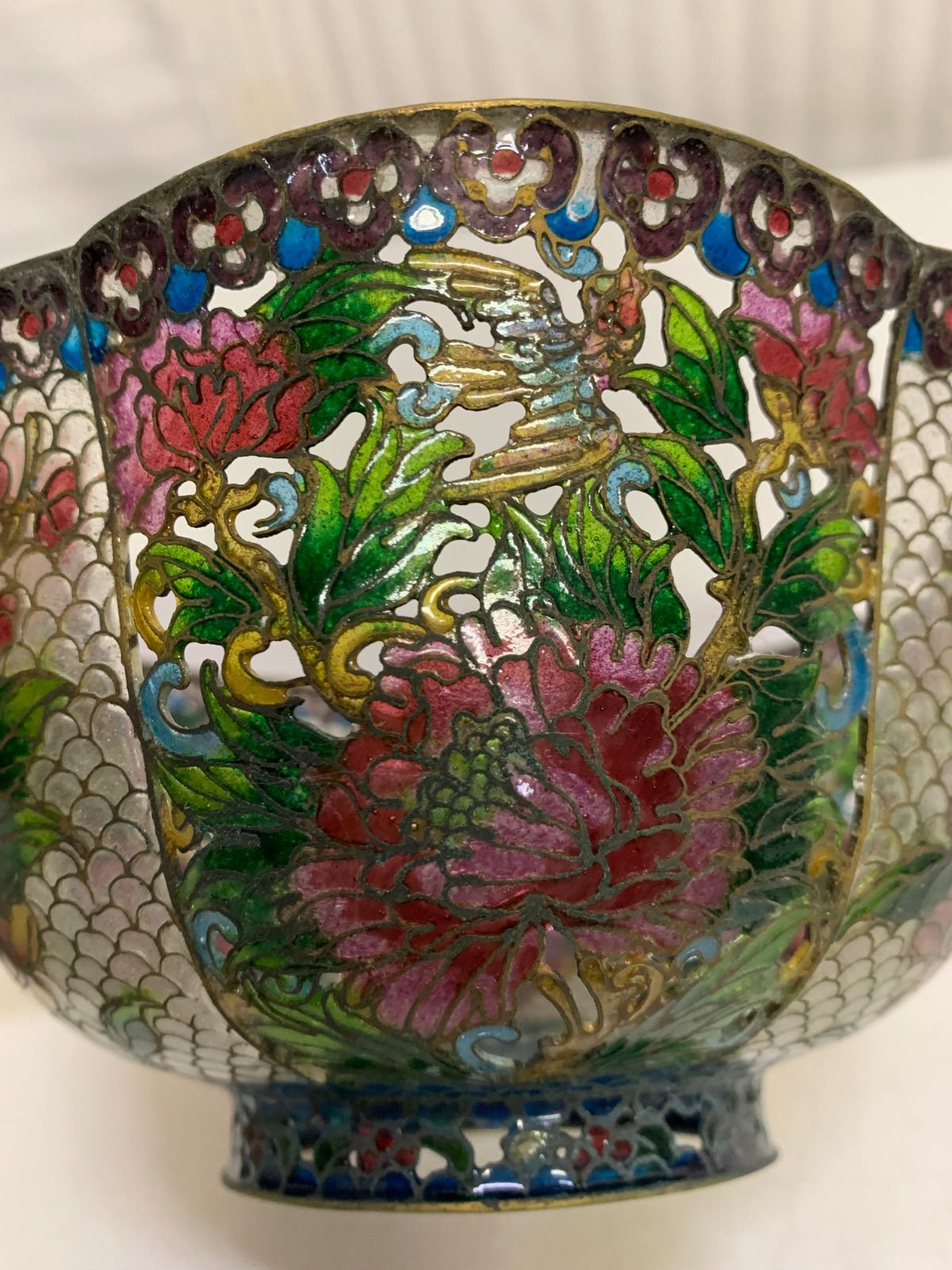 中国古玩 花紋鉢 菓子器 透胎七宝 有線七宝 透かし碗 ステンドグラス風