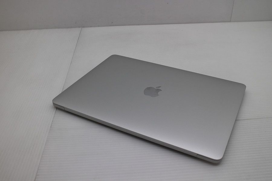 Apple MacBook Pro 13in 2020 A2338 シルバー Apple M1 16GB/256GB(SSD