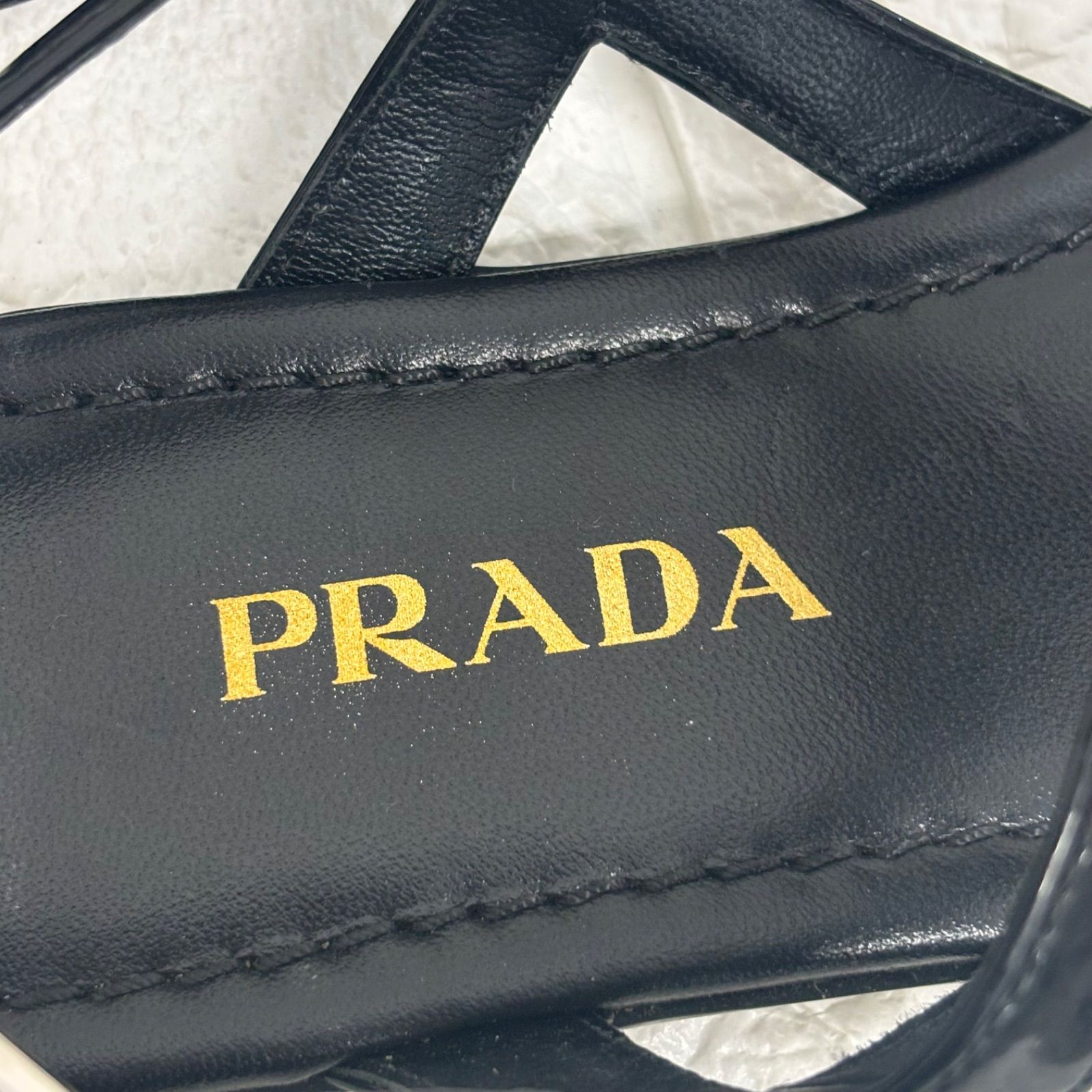 ▪️PRADA プラダ トライアングル ロゴ 三角ロゴ プレート サンダル
