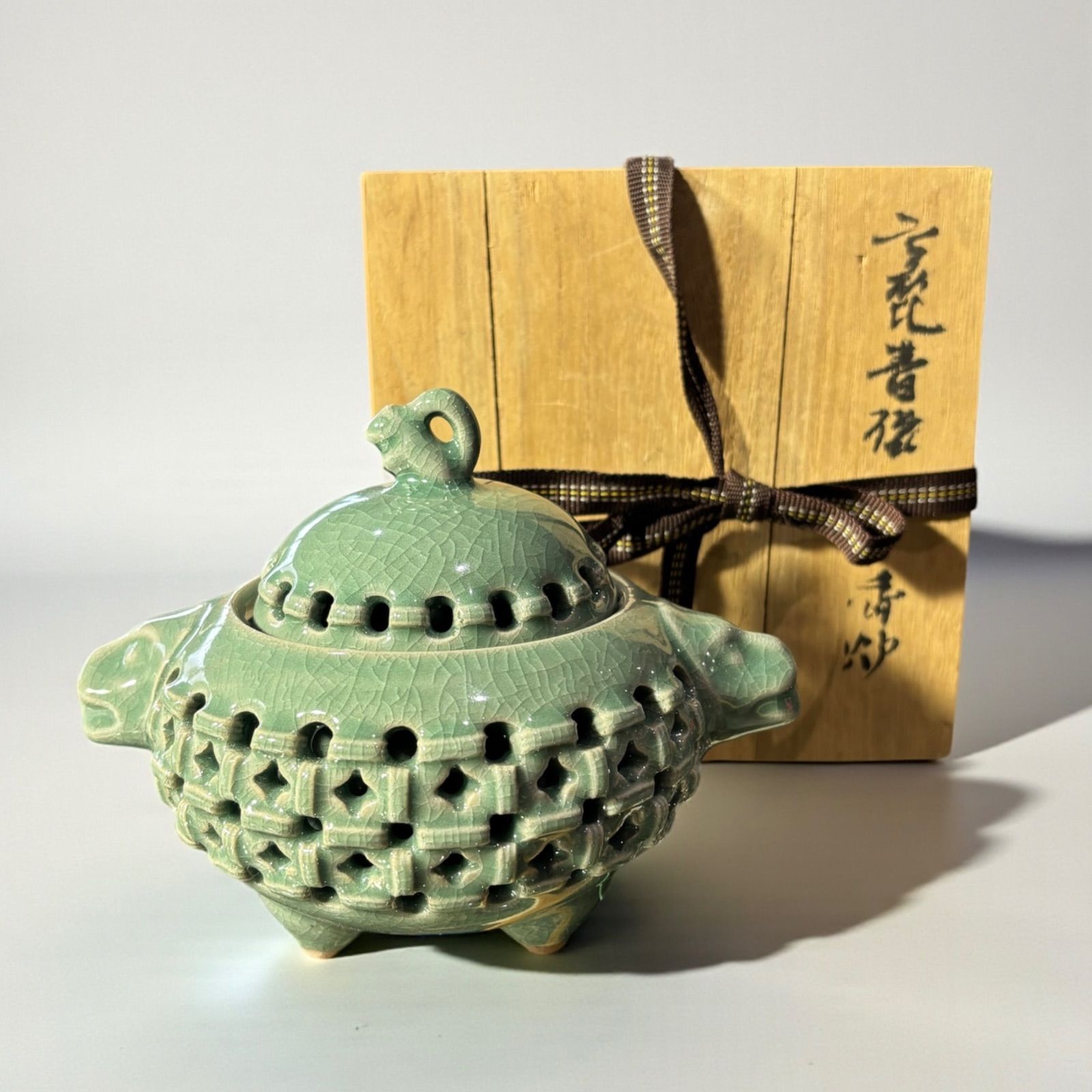高麗青磁 網目 三足香炉 麗堂 香炉 香道具 桐箱 美術品 インテリア