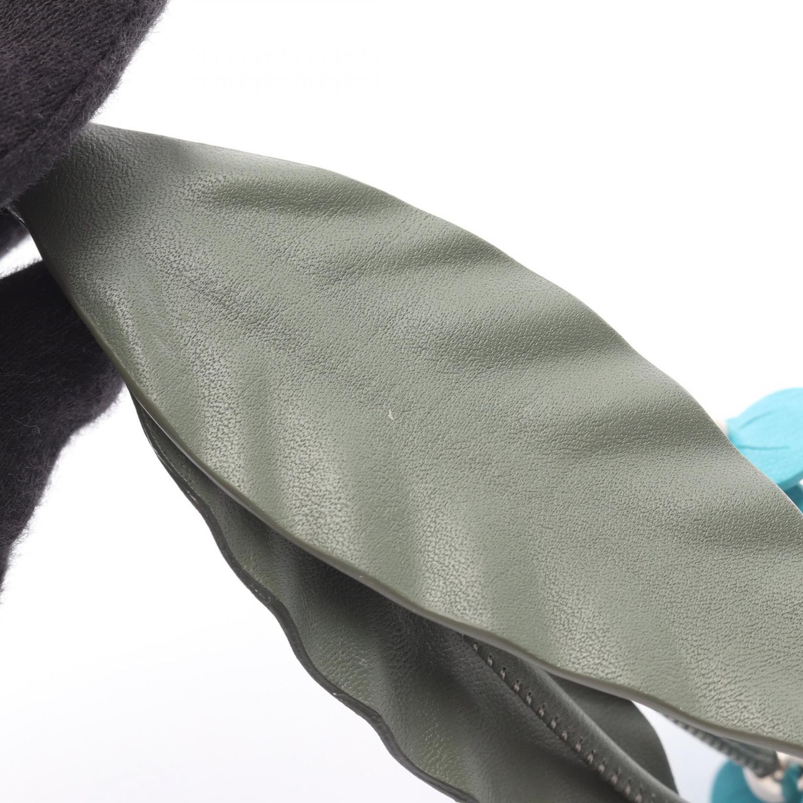 LOEWE ロエベ ストロベリー フラワー チャーム - メルカリ