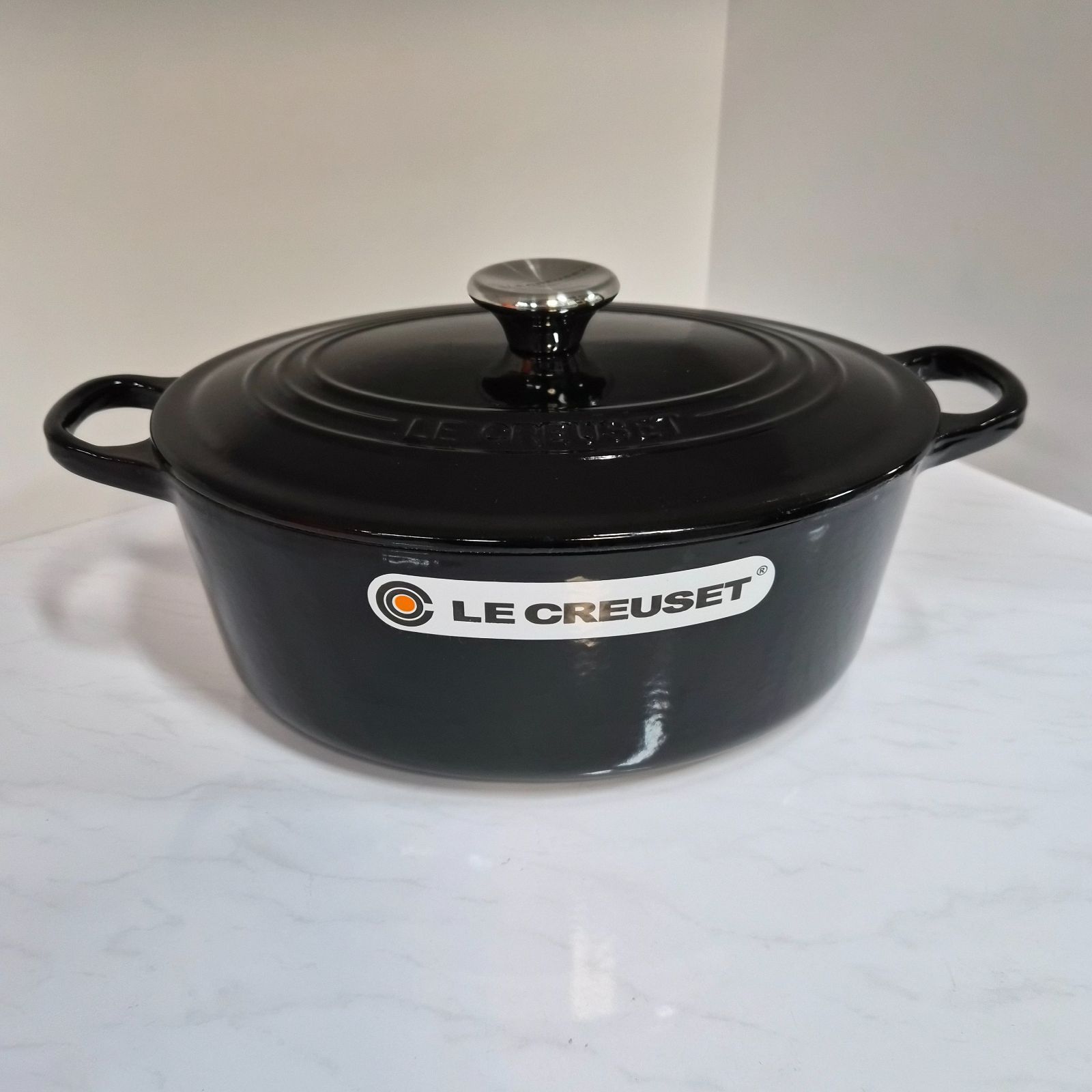 ルクルーゼ·オーバル25 cm 鋳物ホーロー鍋 両手鍋 ブラック