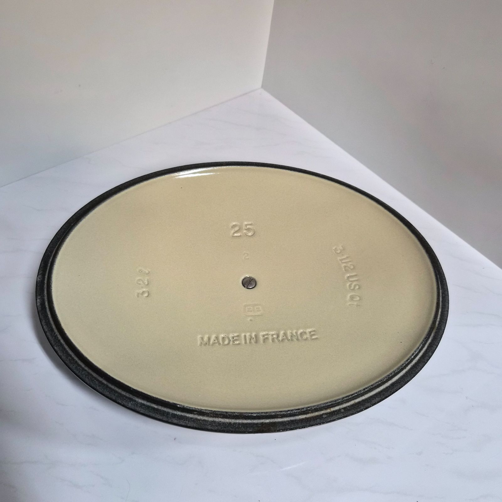 ルクルーゼ·オーバル25 cm