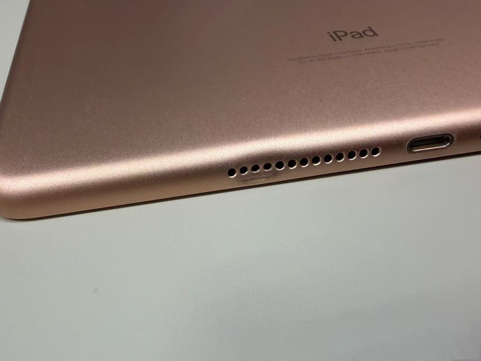 電池78% iPad (第6世代) 128GB ゴールド WiFiモデル タブレット 電池78