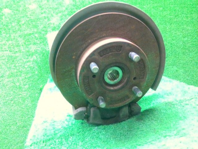 【中古】キャリィ EBD-DA63T 左　フロント　ナックルハブ　 45151-78AC0 自社品番250743 26U