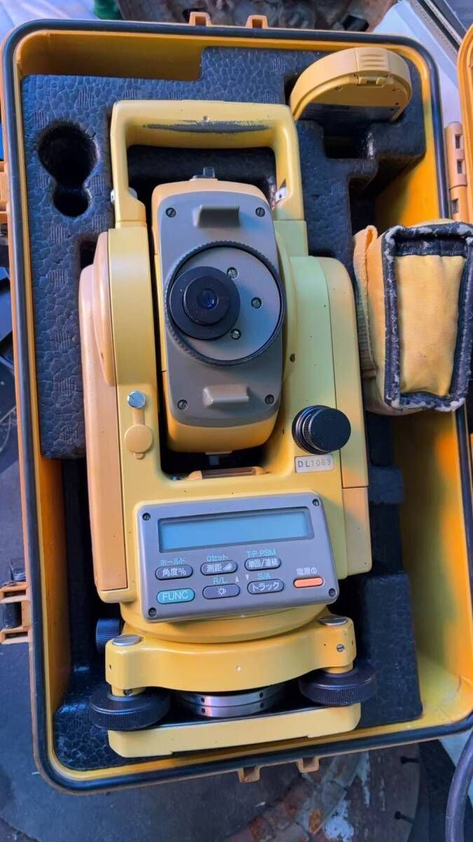 トプコン トータルステーション 電源入りのみチェック 測量機器 校正済み 光波