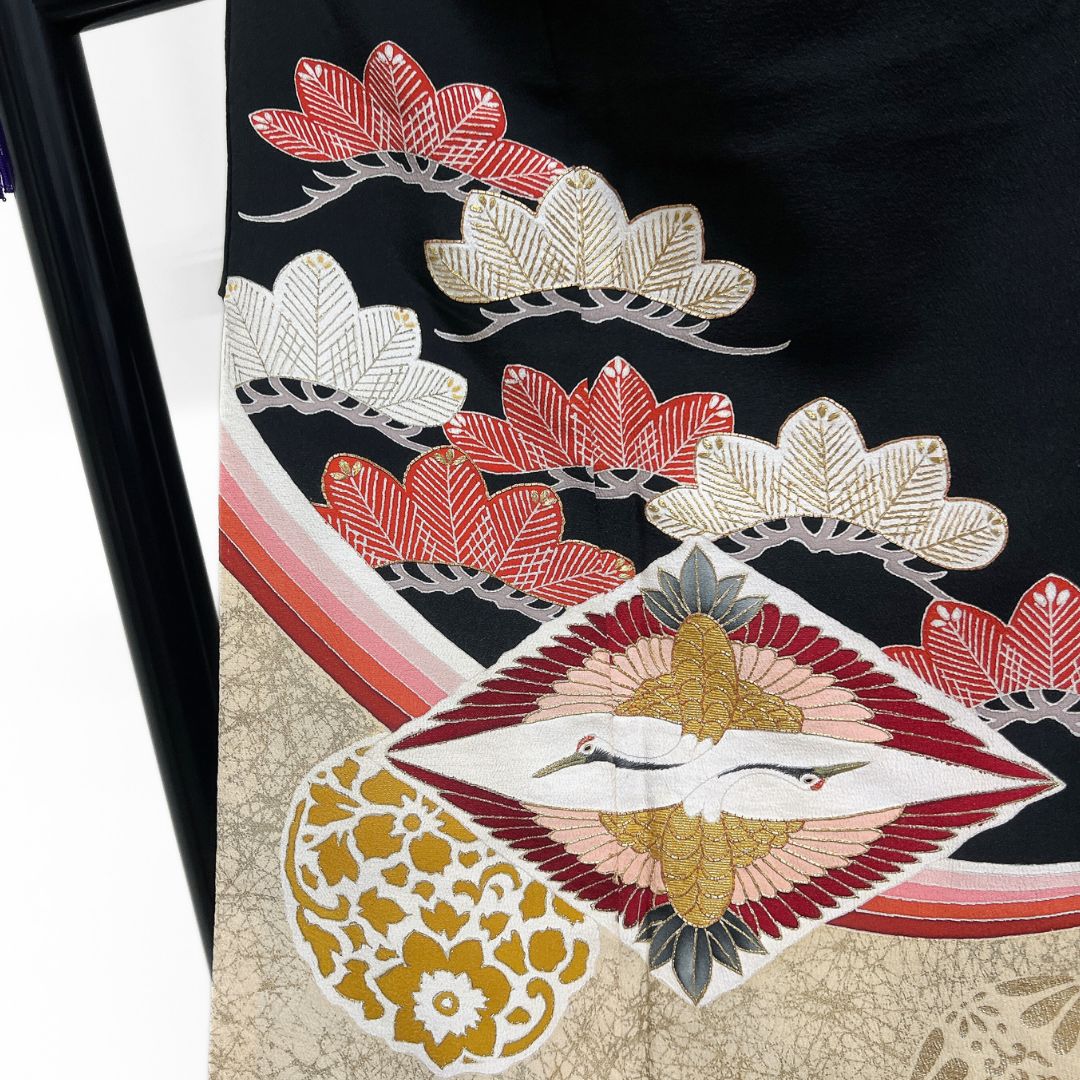 黒留袖 アンティーク 金駒刺繍 鶴菱 松 花紋 五つ紋 着物 014b d ms 黒