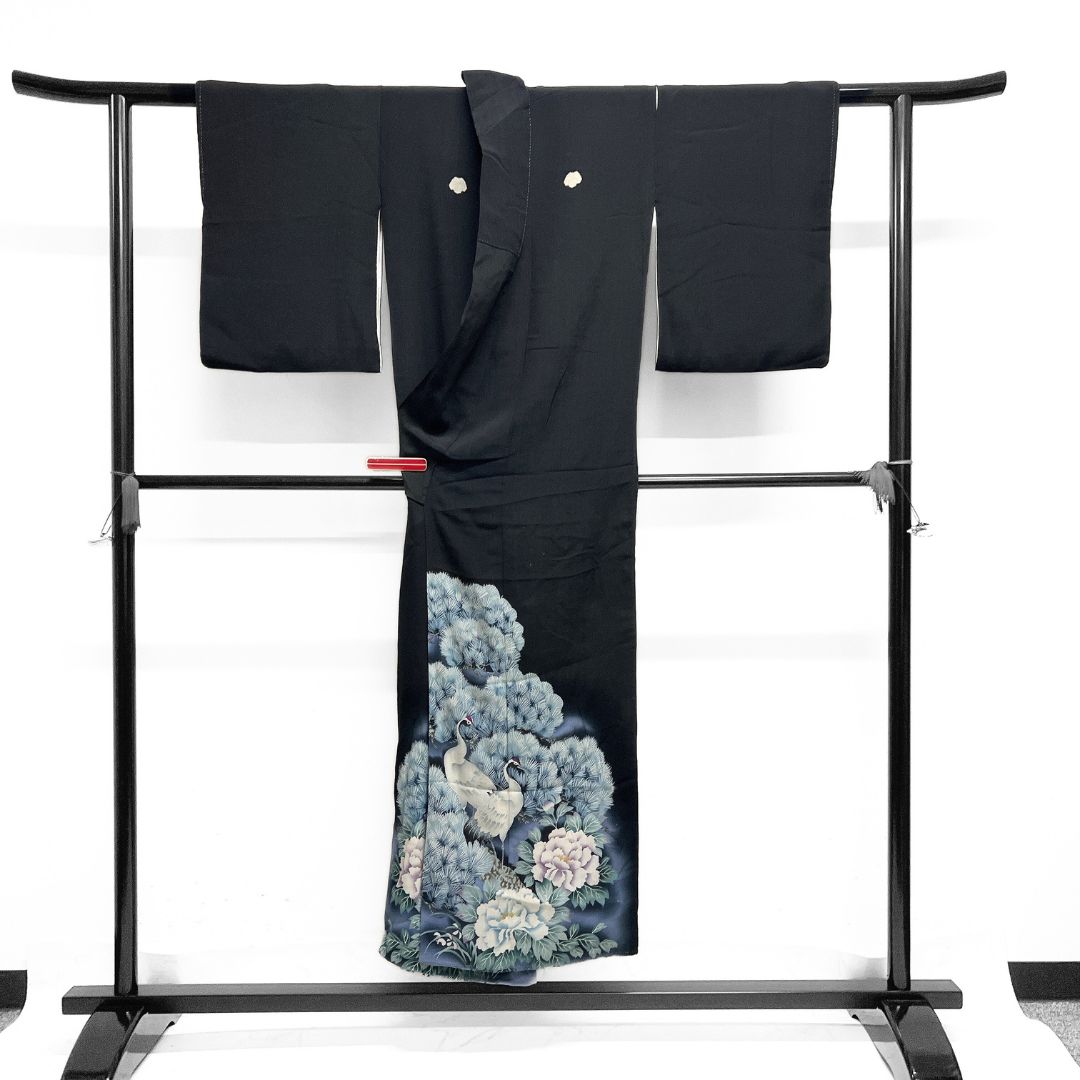 黒留袖　アンティーク　鶴　牡丹　松　五つ紋　着物　014b d ms 黒留袖 アンティーク 鶴 牡丹 松 五つ紋 着物 014b d ms 【公式通販】