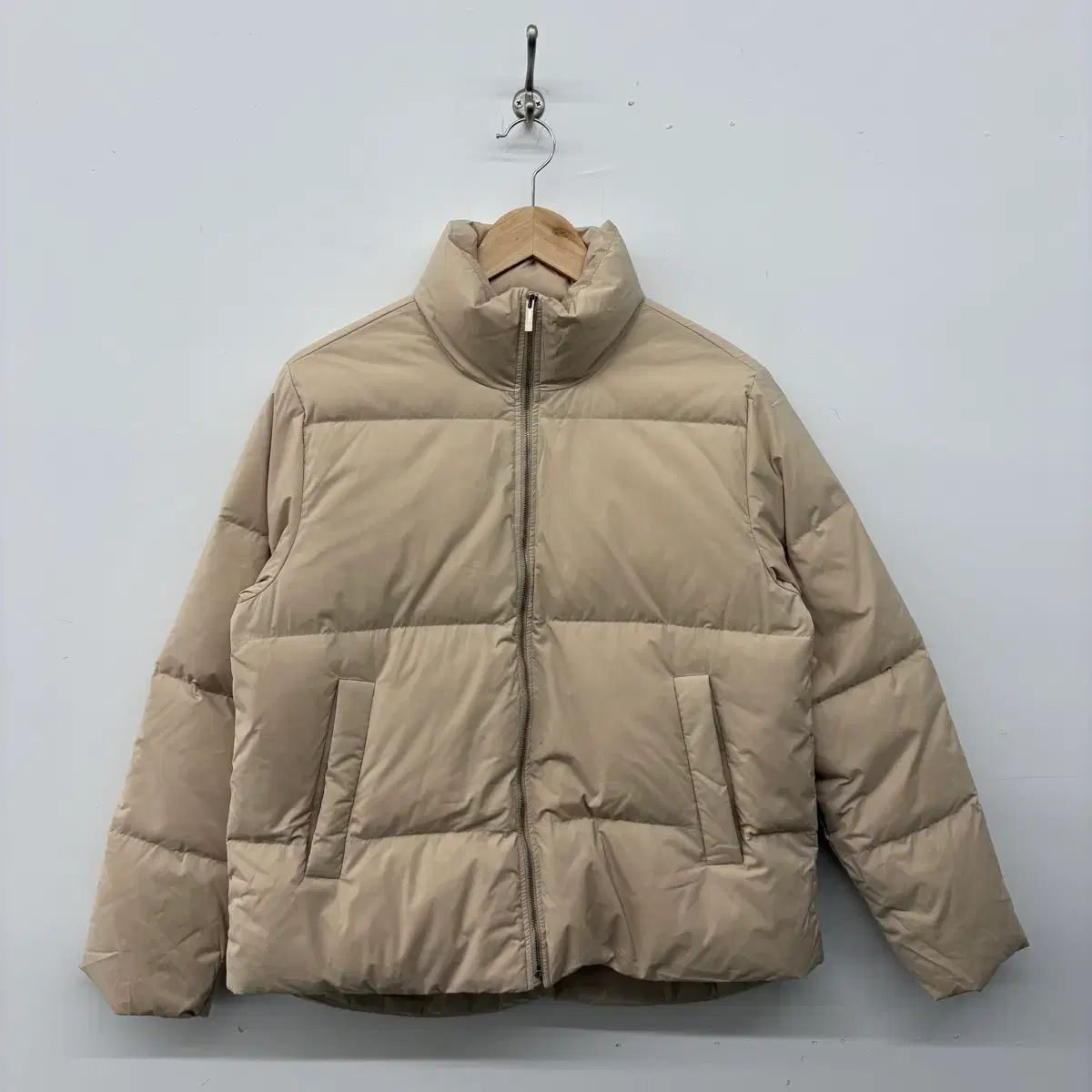 美品✨　セオリー ショートダウンジャケット　近年　ベージュ　S 中古・古着通販】theory (セオリー) ショートダウンジャケット